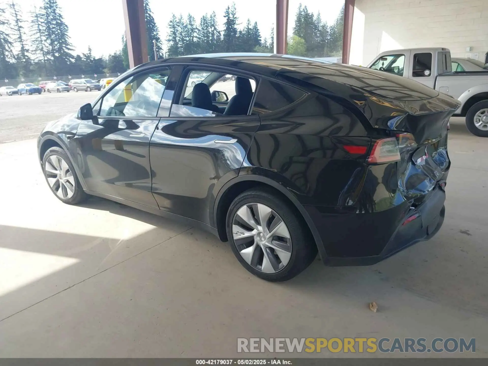 3 Photograph of a damaged car 7SAYGAEE6PF926507 TESLA MODEL Y 2023