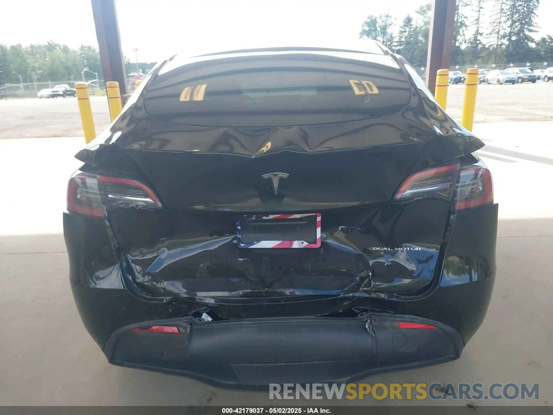 6 Photograph of a damaged car 7SAYGAEE6PF926507 TESLA MODEL Y 2023