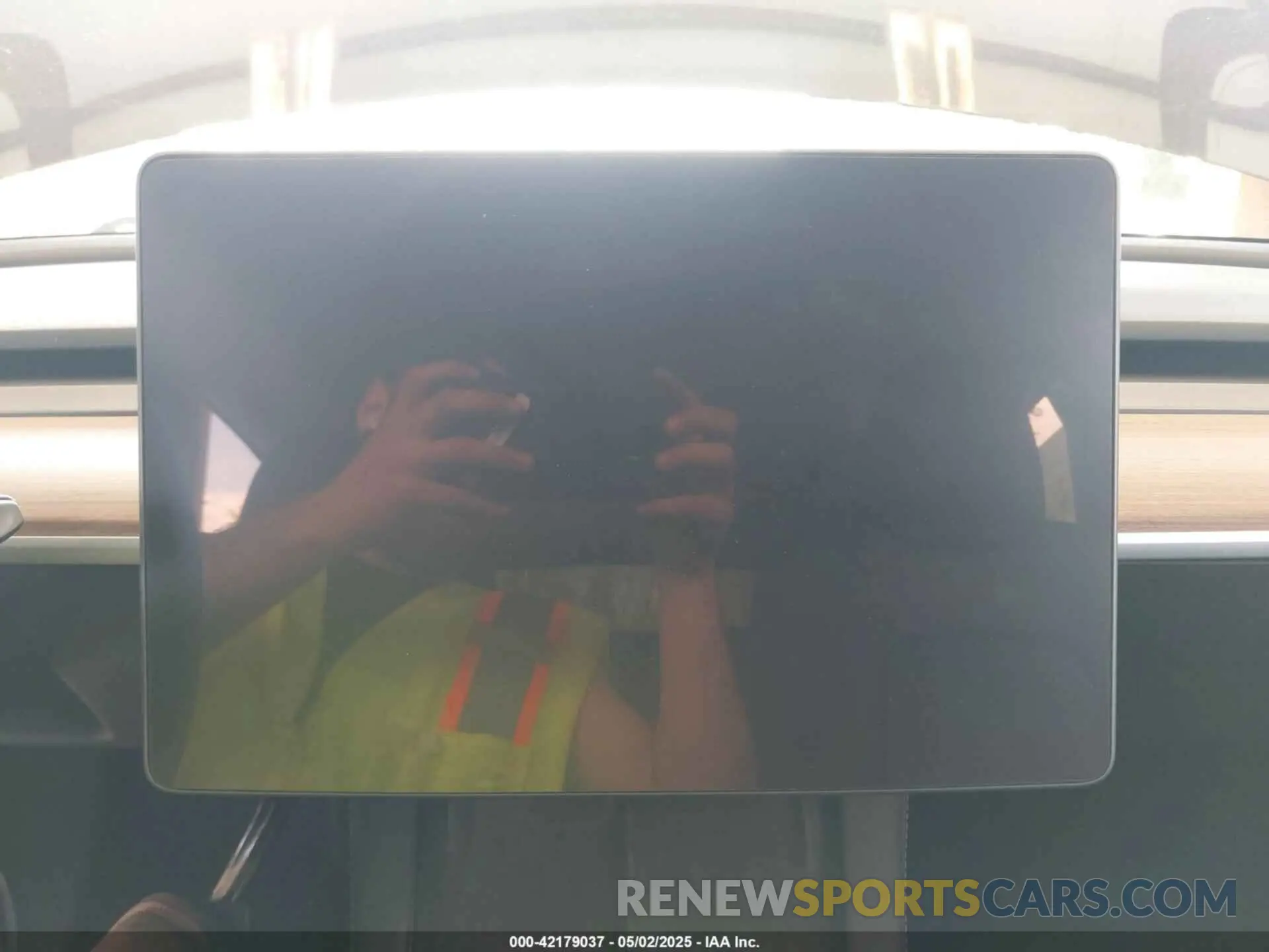 7 Photograph of a damaged car 7SAYGAEE6PF926507 TESLA MODEL Y 2023
