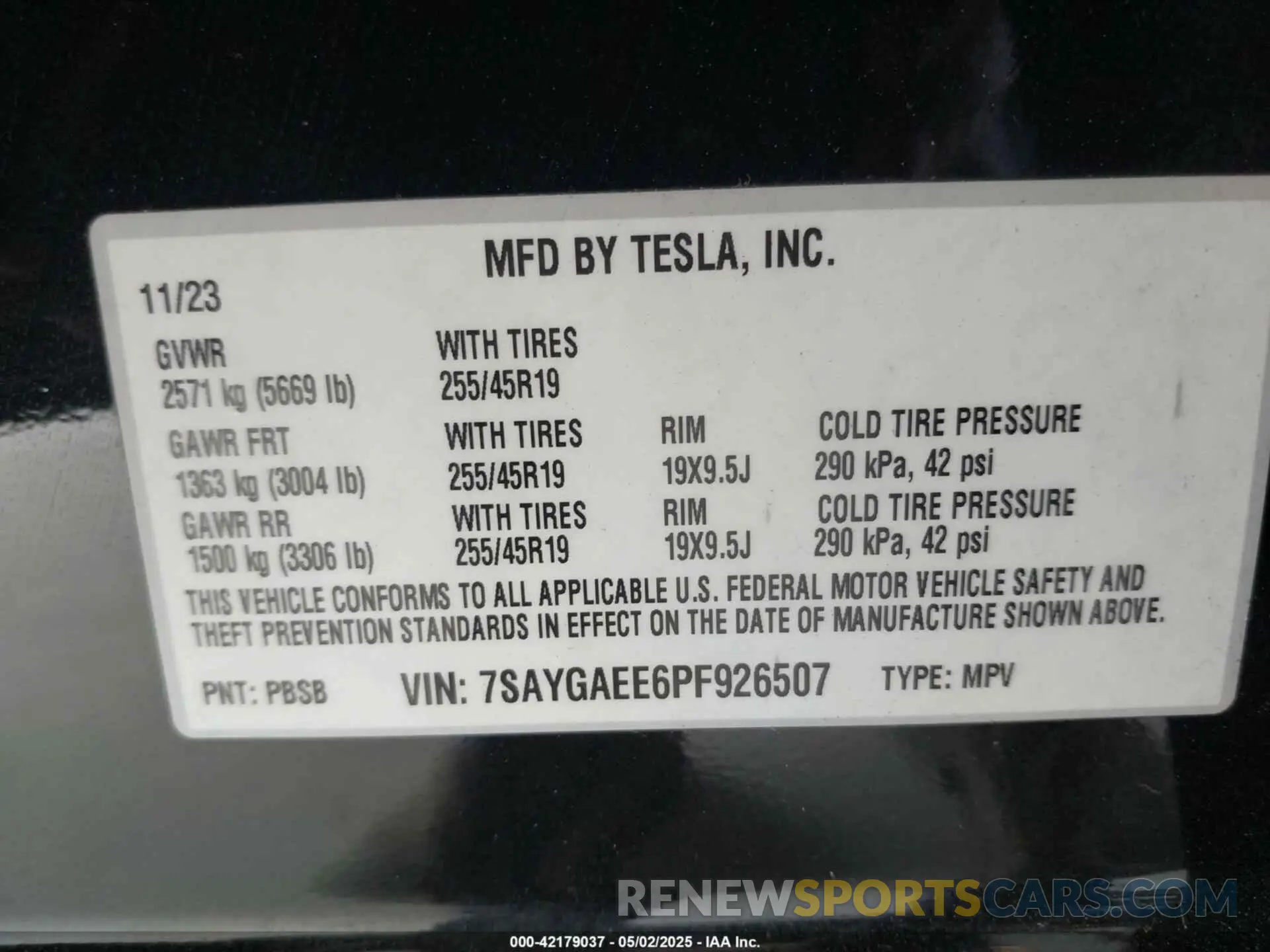 9 Photograph of a damaged car 7SAYGAEE6PF926507 TESLA MODEL Y 2023