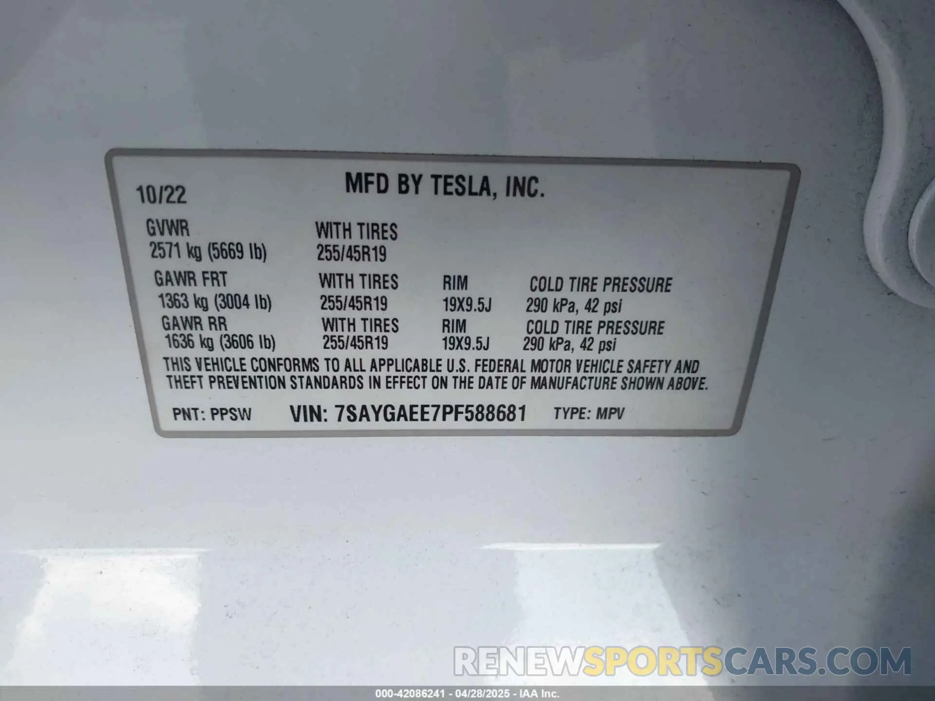 9 Photograph of a damaged car 7SAYGAEE7PF588681 TESLA MODEL Y 2023