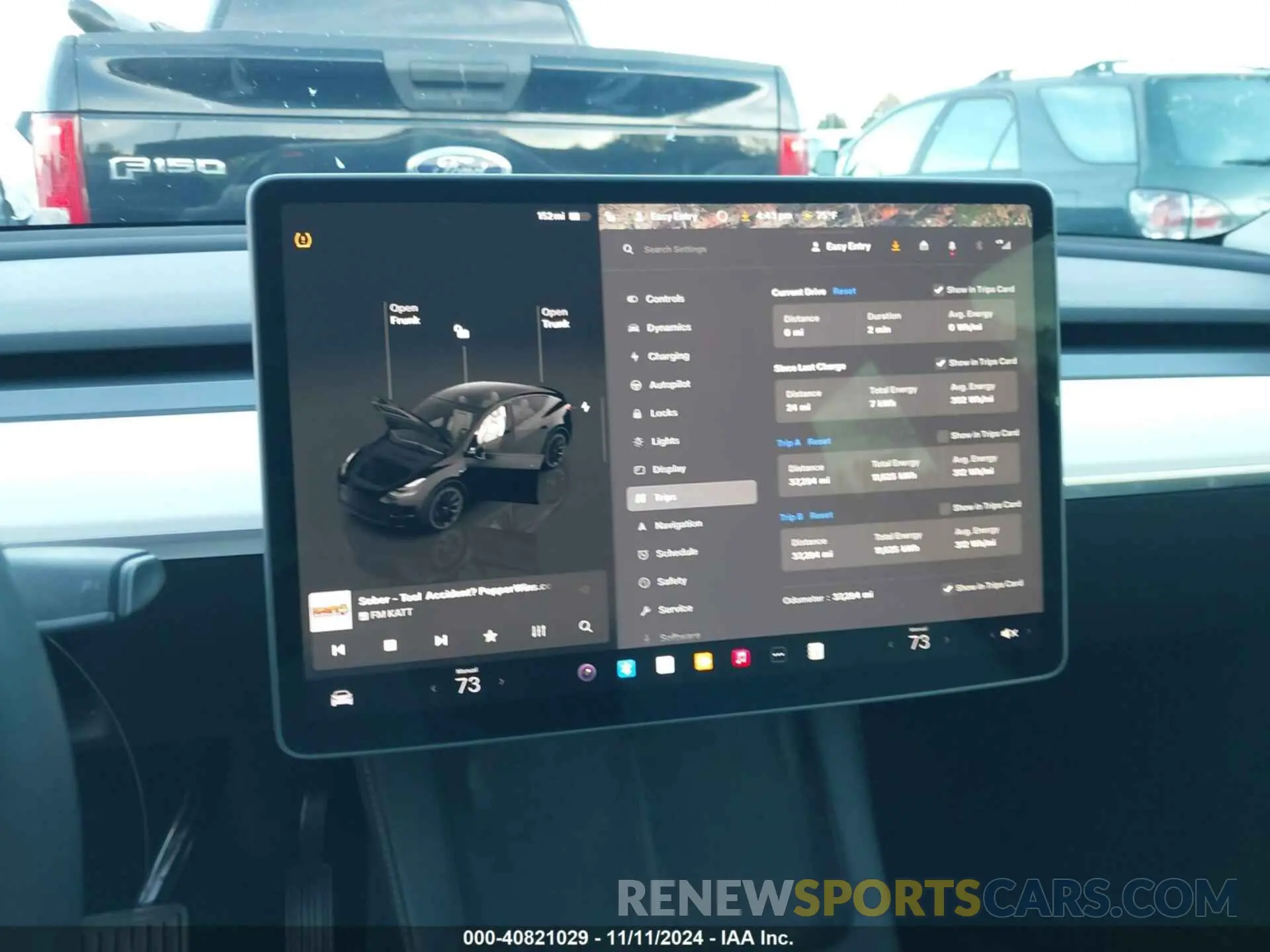 18 Photograph of a damaged car 7SAYGAEE7PF599180 TESLA MODEL Y 2023