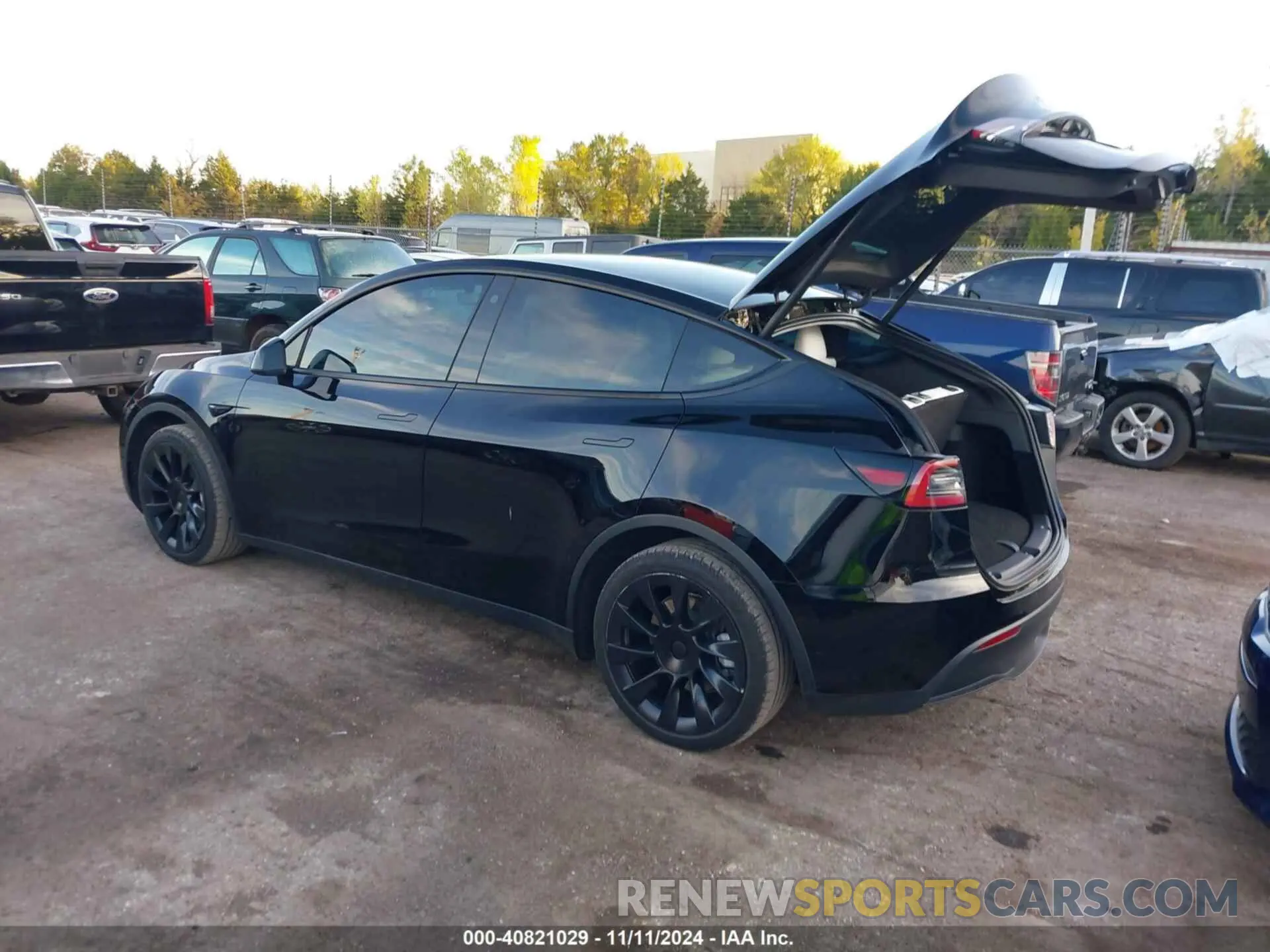 3 Photograph of a damaged car 7SAYGAEE7PF599180 TESLA MODEL Y 2023