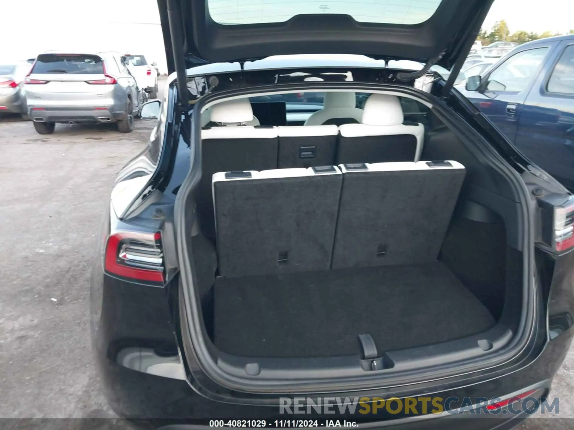 8 Photograph of a damaged car 7SAYGAEE7PF599180 TESLA MODEL Y 2023