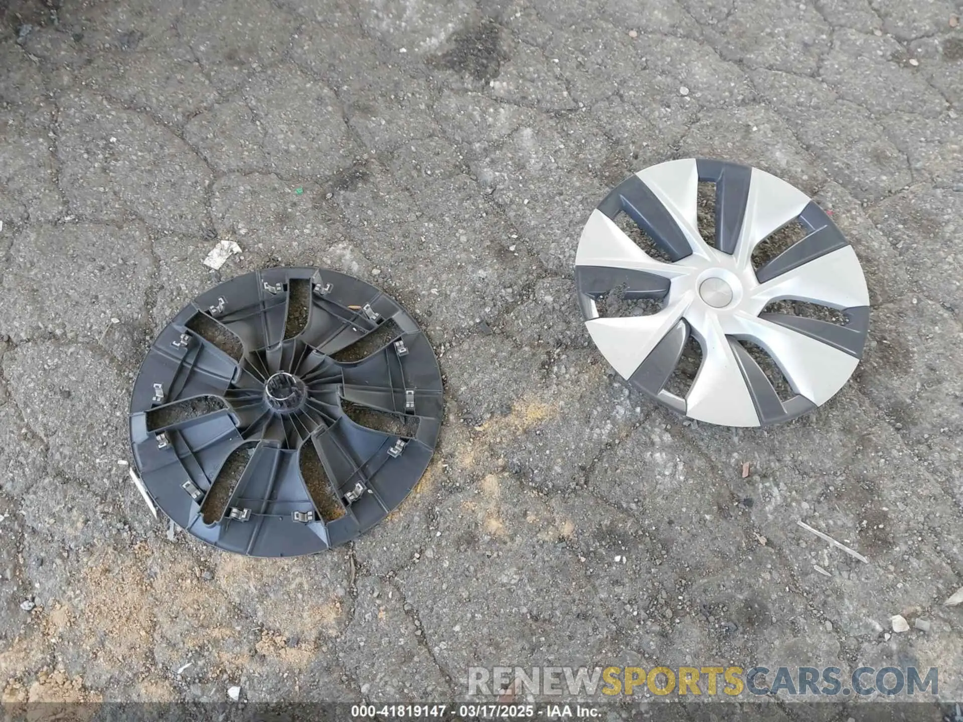 11 Photograph of a damaged car 7SAYGAEE7PF607195 TESLA MODEL Y 2023