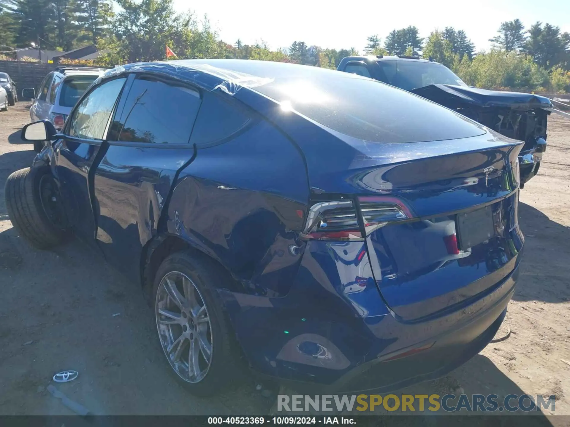 13 Photograph of a damaged car 7SAYGAEE7PF611442 TESLA MODEL Y 2023