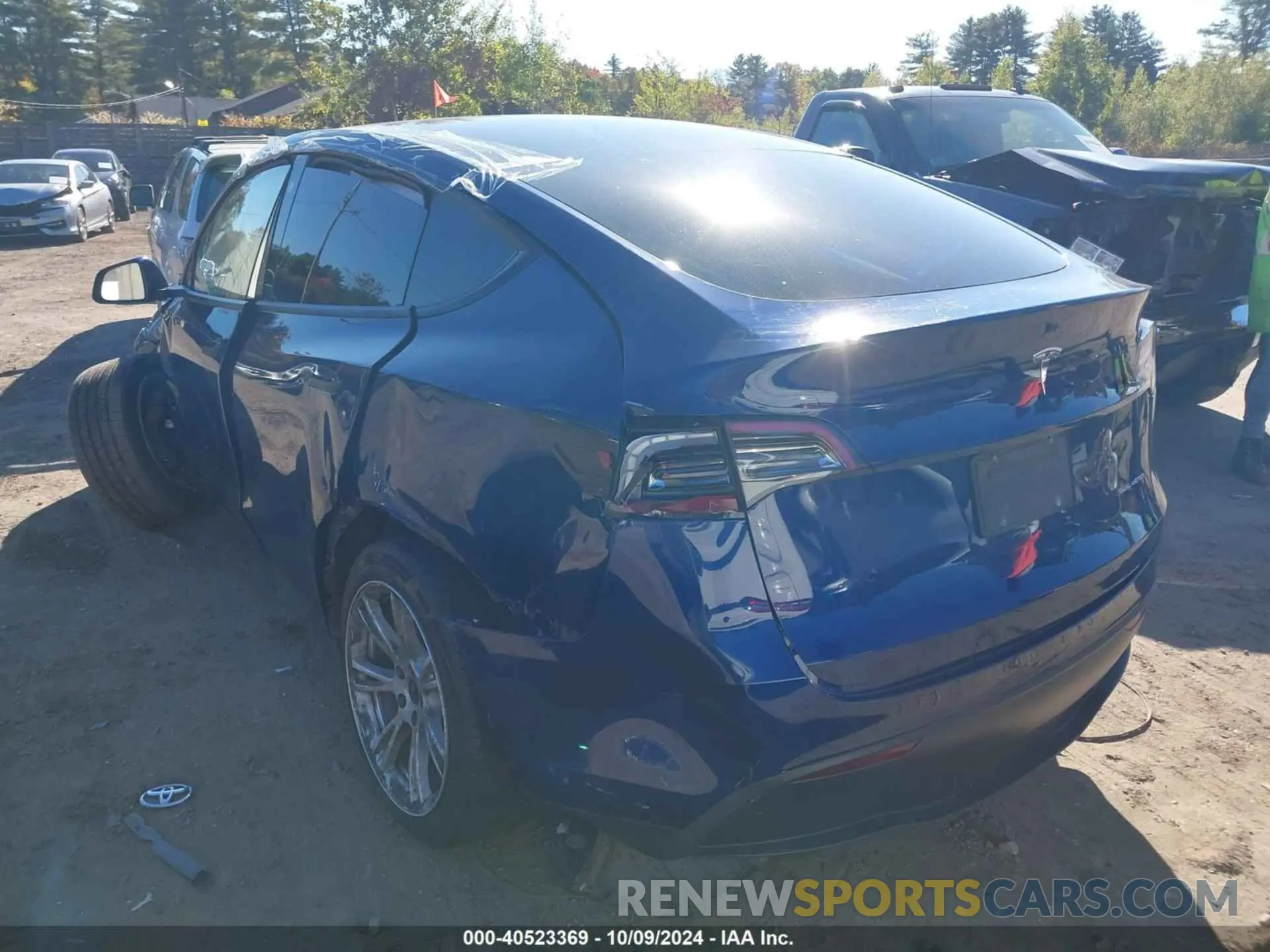 3 Photograph of a damaged car 7SAYGAEE7PF611442 TESLA MODEL Y 2023