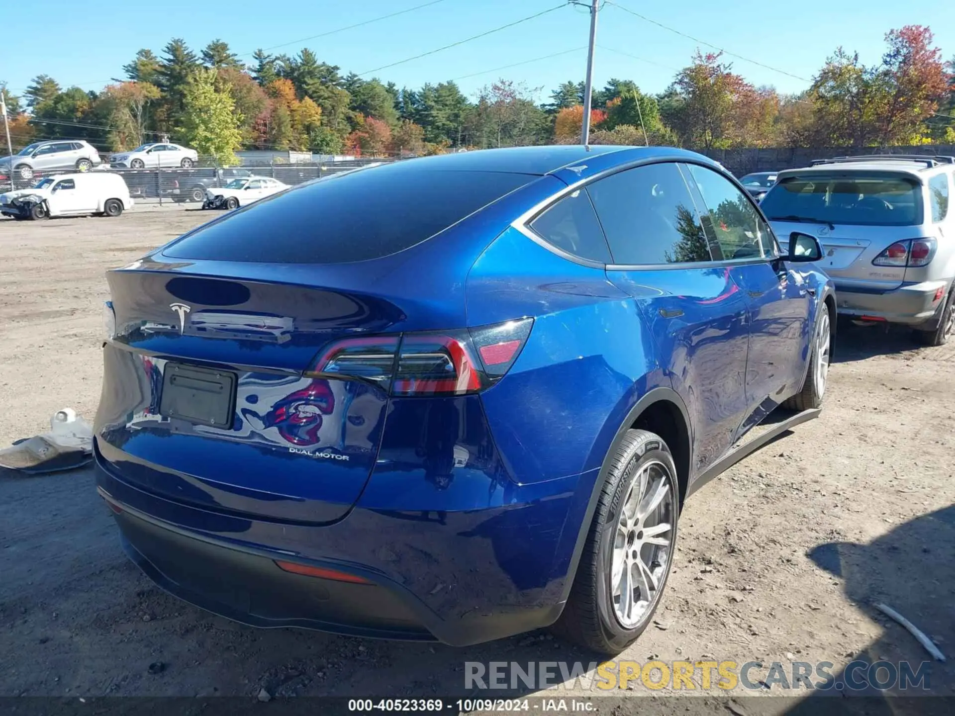 4 Photograph of a damaged car 7SAYGAEE7PF611442 TESLA MODEL Y 2023