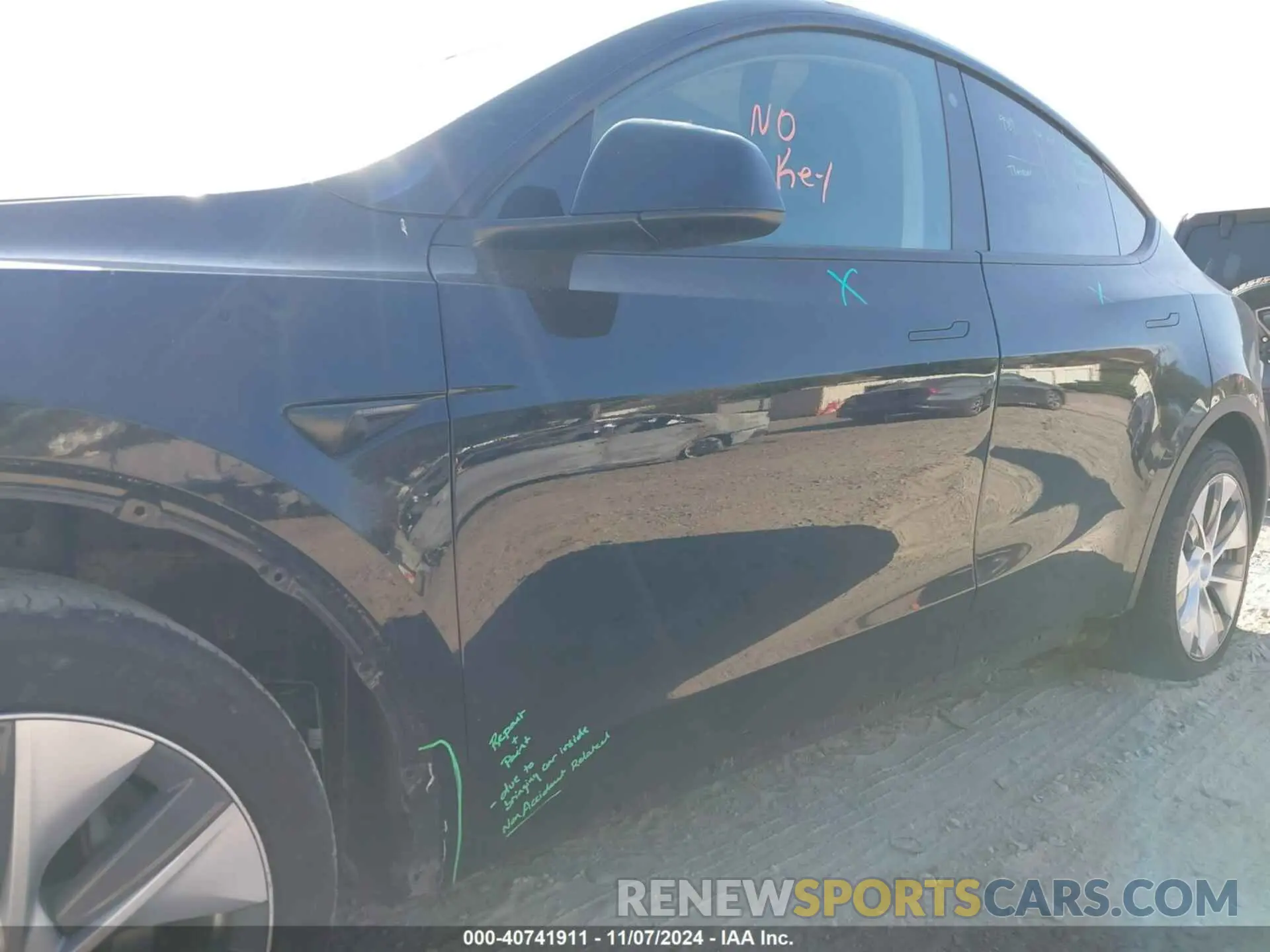 11 Photograph of a damaged car 7SAYGAEE7PF613000 TESLA MODEL Y 2023