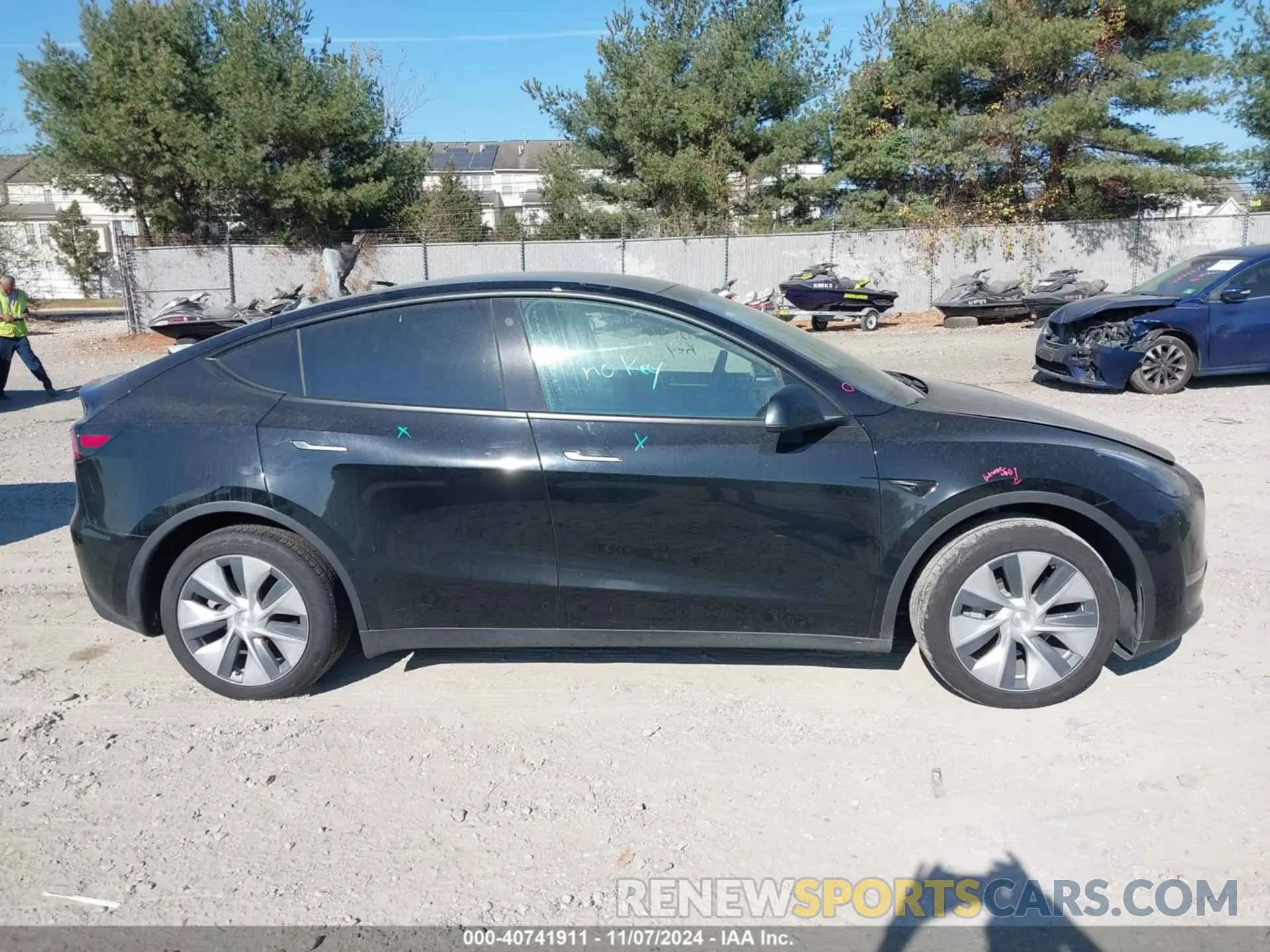 13 Photograph of a damaged car 7SAYGAEE7PF613000 TESLA MODEL Y 2023