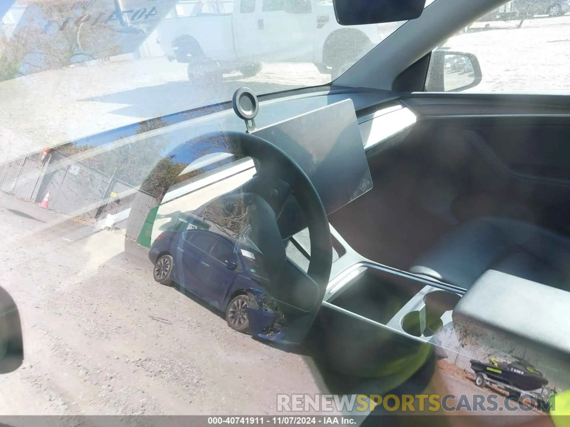 17 Photograph of a damaged car 7SAYGAEE7PF613000 TESLA MODEL Y 2023