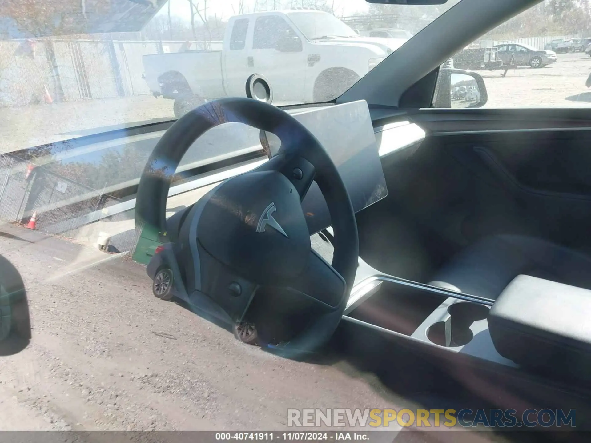 7 Photograph of a damaged car 7SAYGAEE7PF613000 TESLA MODEL Y 2023