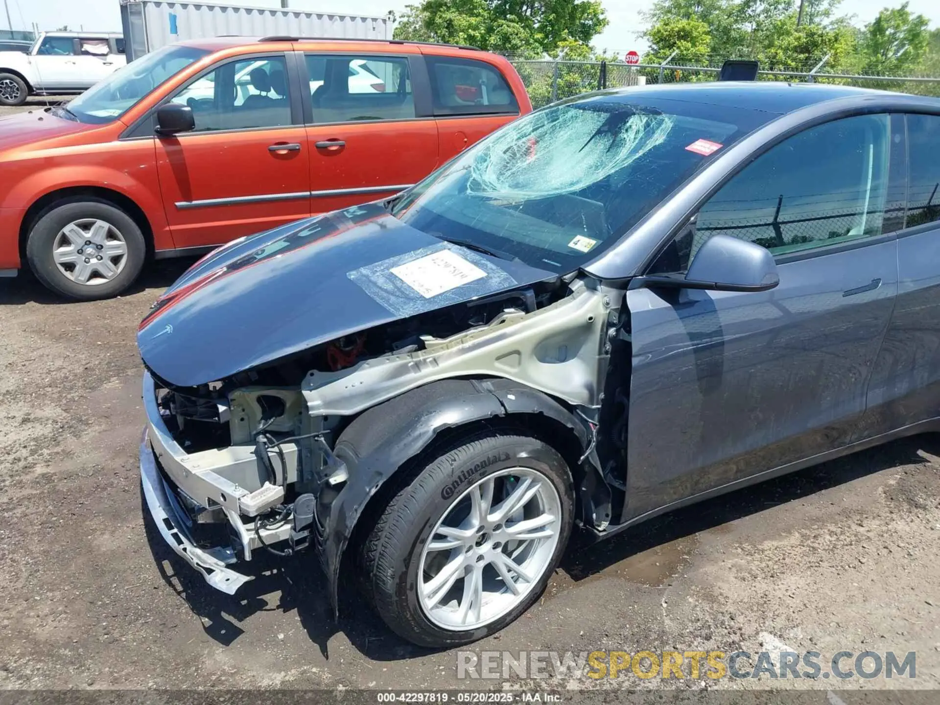 6 Photograph of a damaged car 7SAYGAEE7PF615751 TESLA MODEL Y 2023