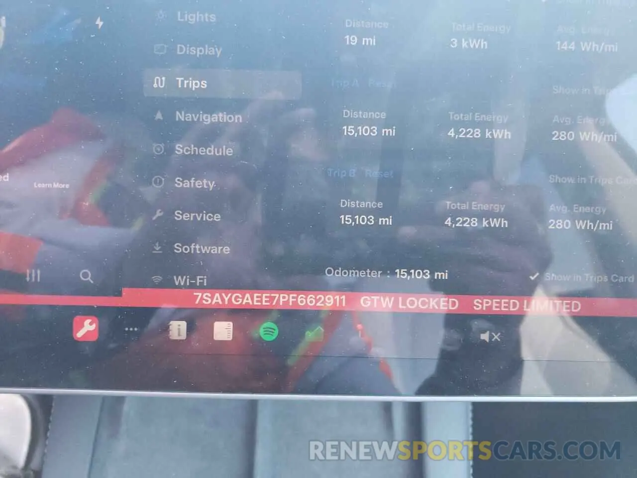 9 Photograph of a damaged car 7SAYGAEE7PF662911 TESLA MODEL Y 2023