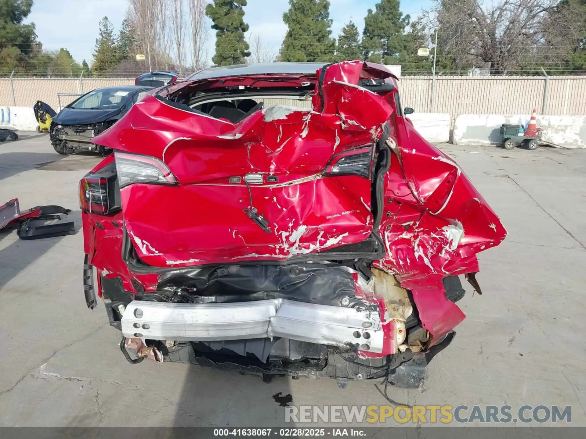 16 Photograph of a damaged car 7SAYGAEE7PF713761 TESLA MODEL Y 2023
