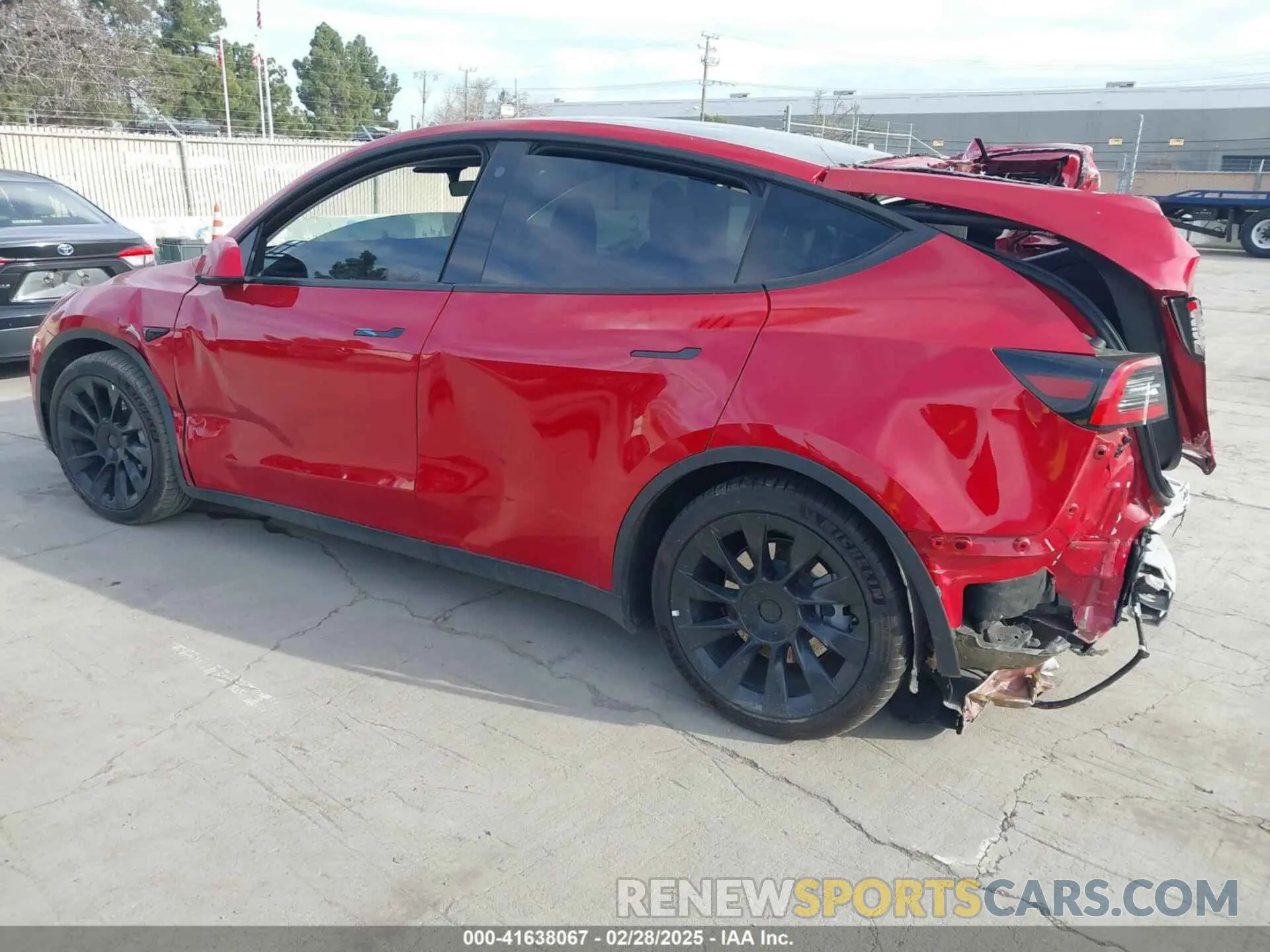 3 Photograph of a damaged car 7SAYGAEE7PF713761 TESLA MODEL Y 2023