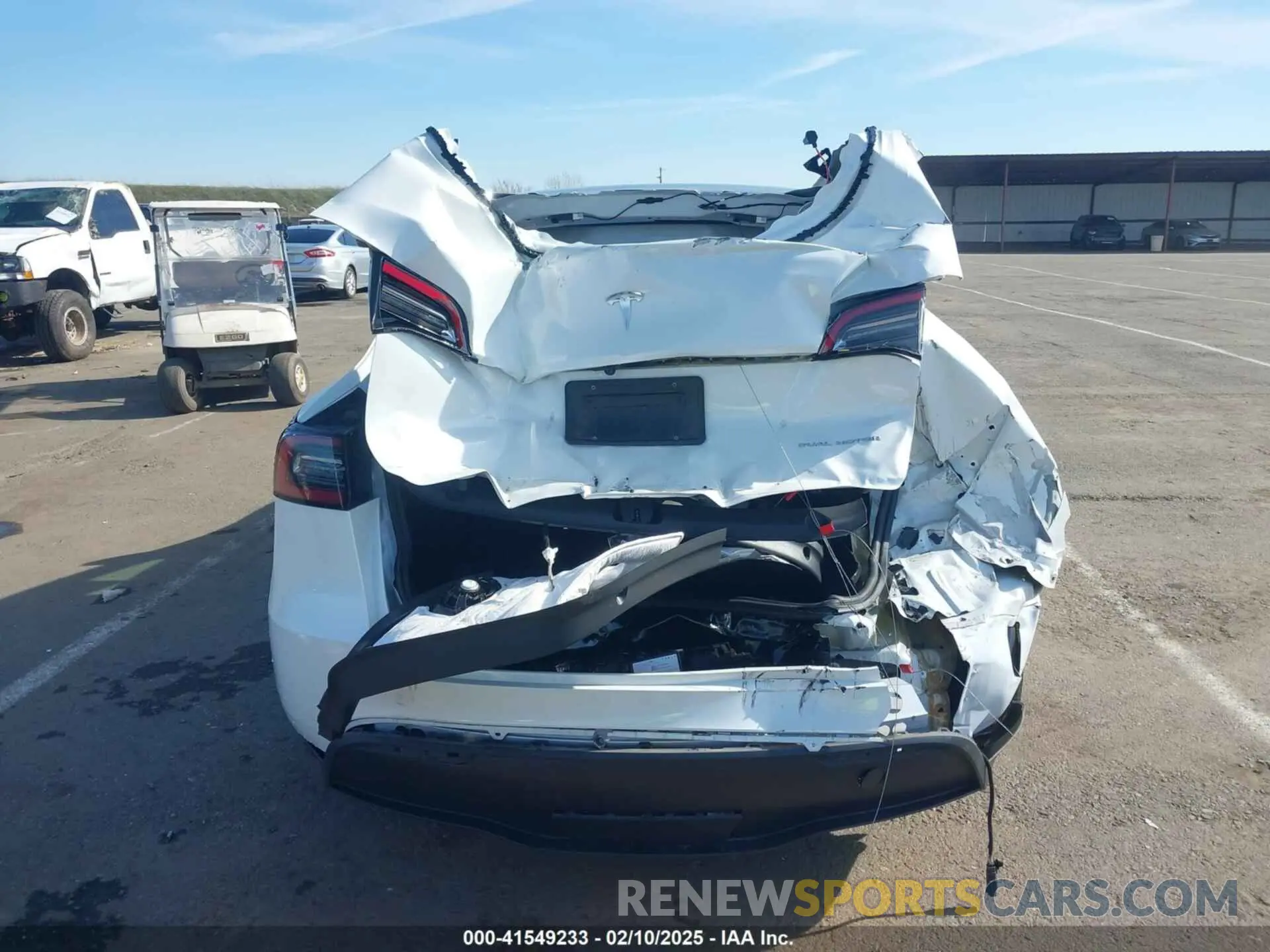17 Photograph of a damaged car 7SAYGAEE7PF741155 TESLA MODEL Y 2023
