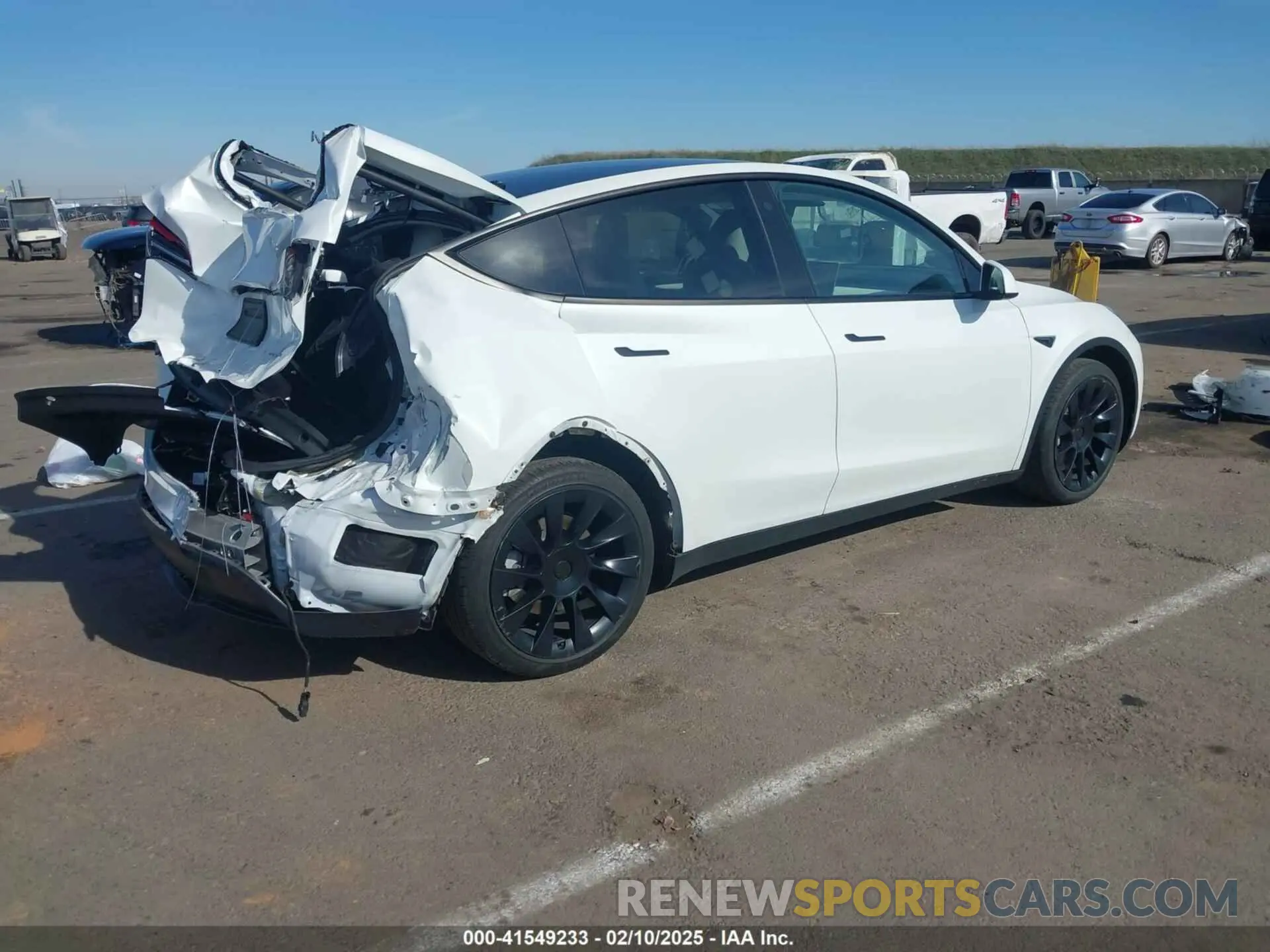 4 Photograph of a damaged car 7SAYGAEE7PF741155 TESLA MODEL Y 2023