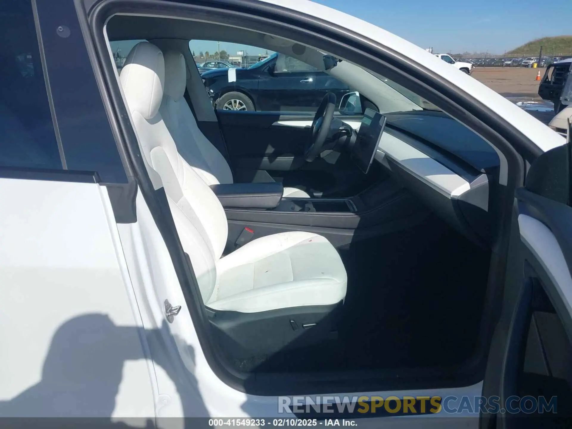 5 Photograph of a damaged car 7SAYGAEE7PF741155 TESLA MODEL Y 2023