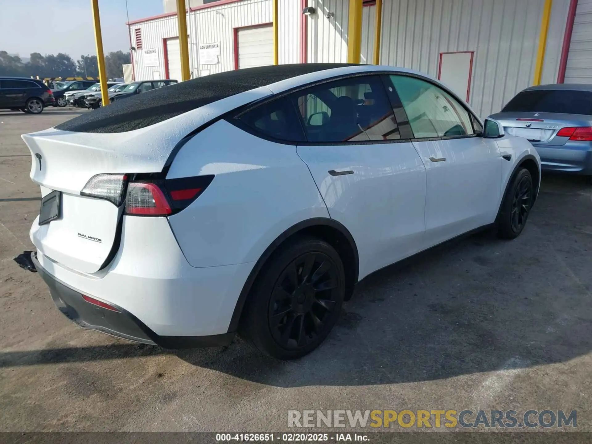 4 Photograph of a damaged car 7SAYGAEE7PF766735 TESLA MODEL Y 2023