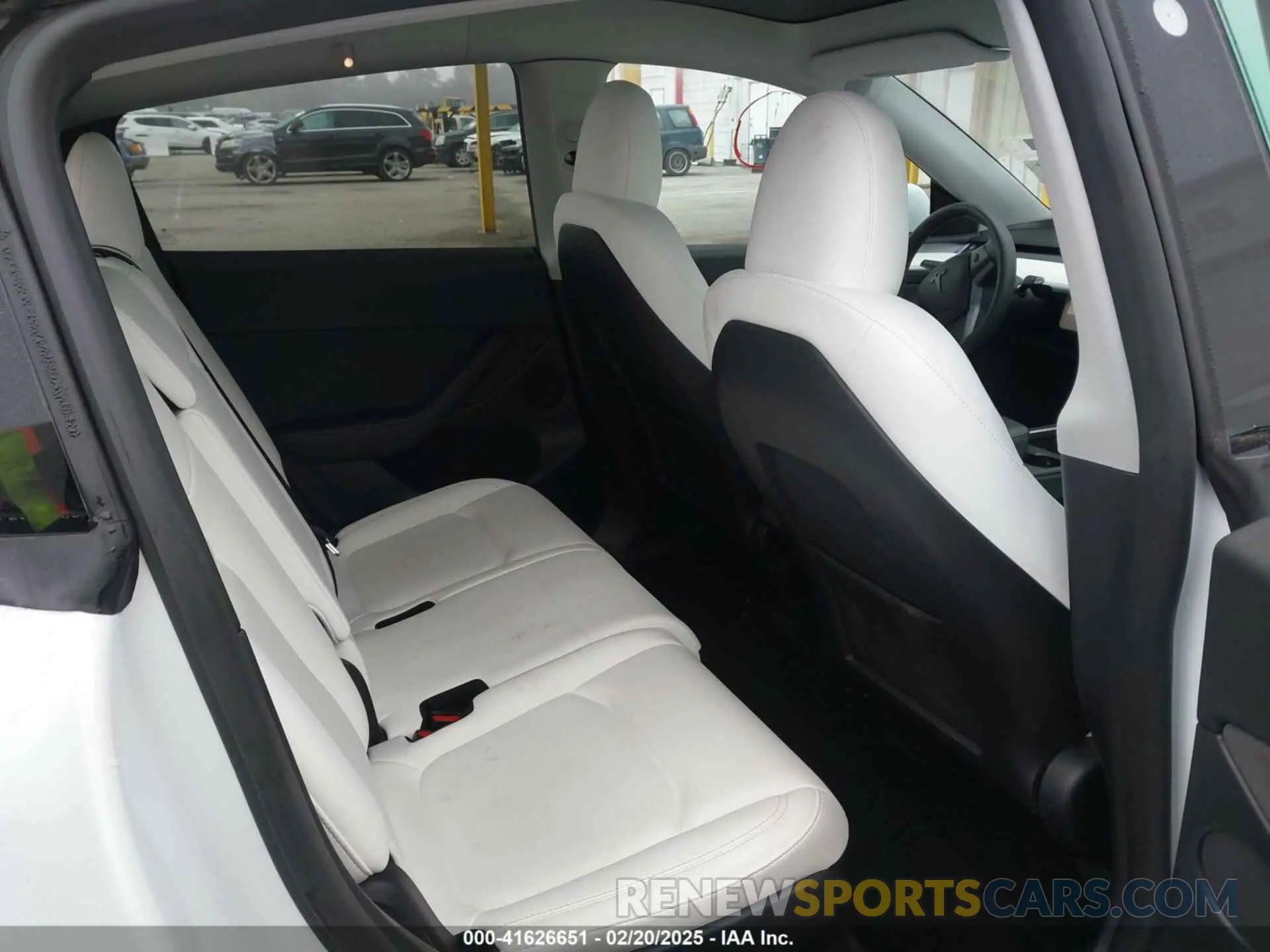 8 Photograph of a damaged car 7SAYGAEE7PF766735 TESLA MODEL Y 2023