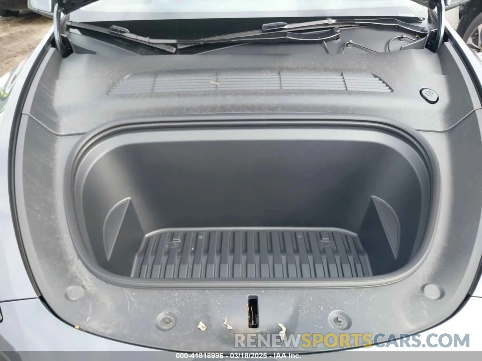 10 Photograph of a damaged car 7SAYGAEE7PF963324 TESLA MODEL Y 2023