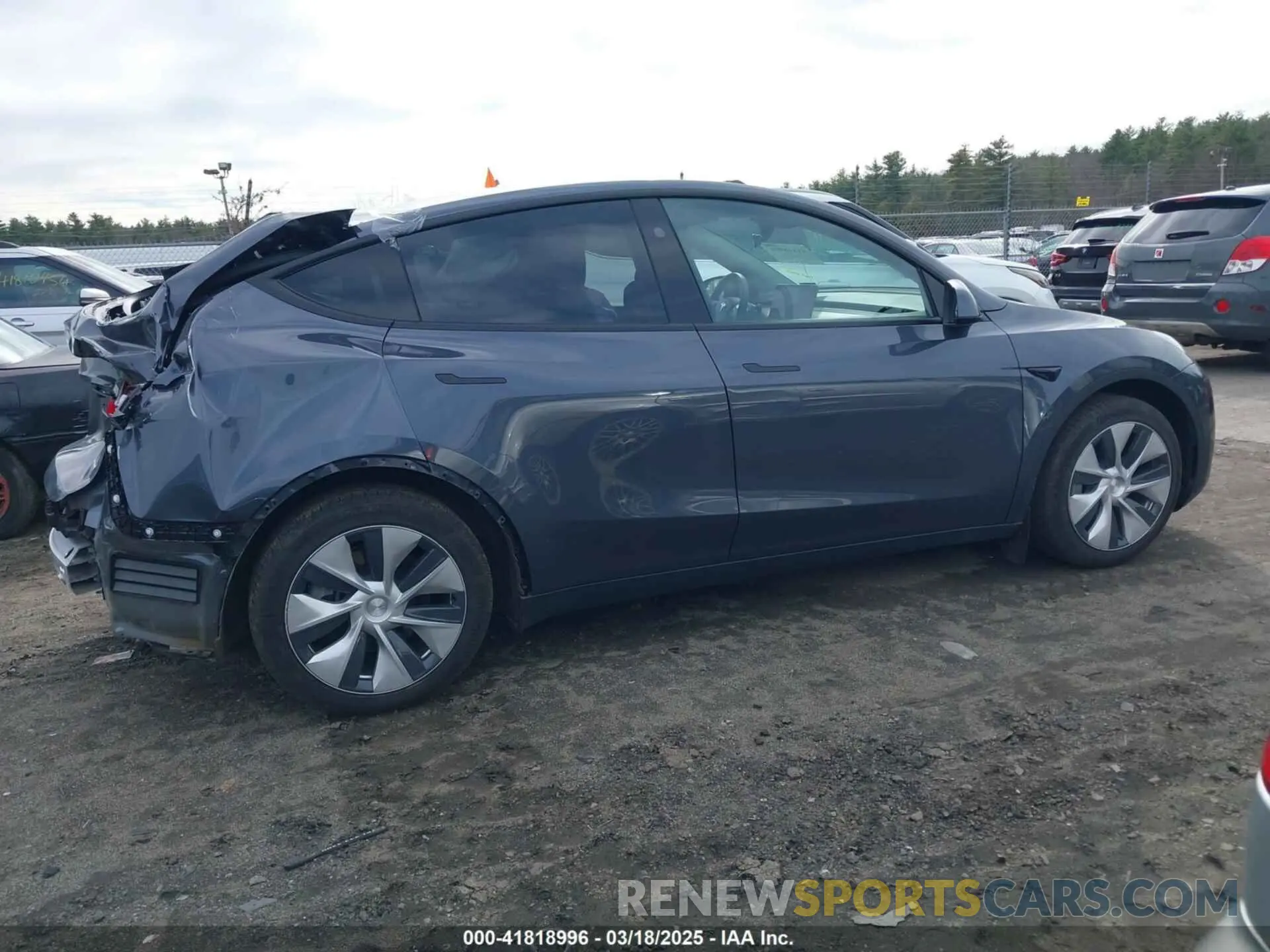 14 Photograph of a damaged car 7SAYGAEE7PF963324 TESLA MODEL Y 2023
