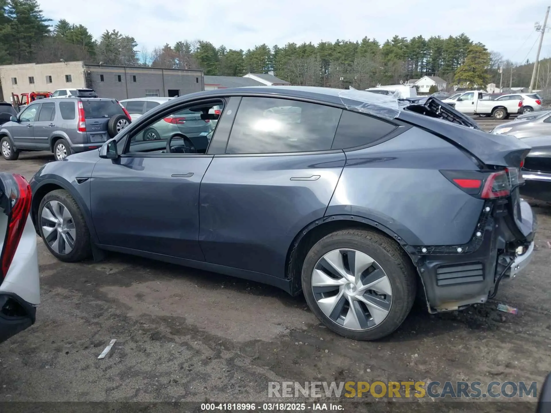 15 Photograph of a damaged car 7SAYGAEE7PF963324 TESLA MODEL Y 2023