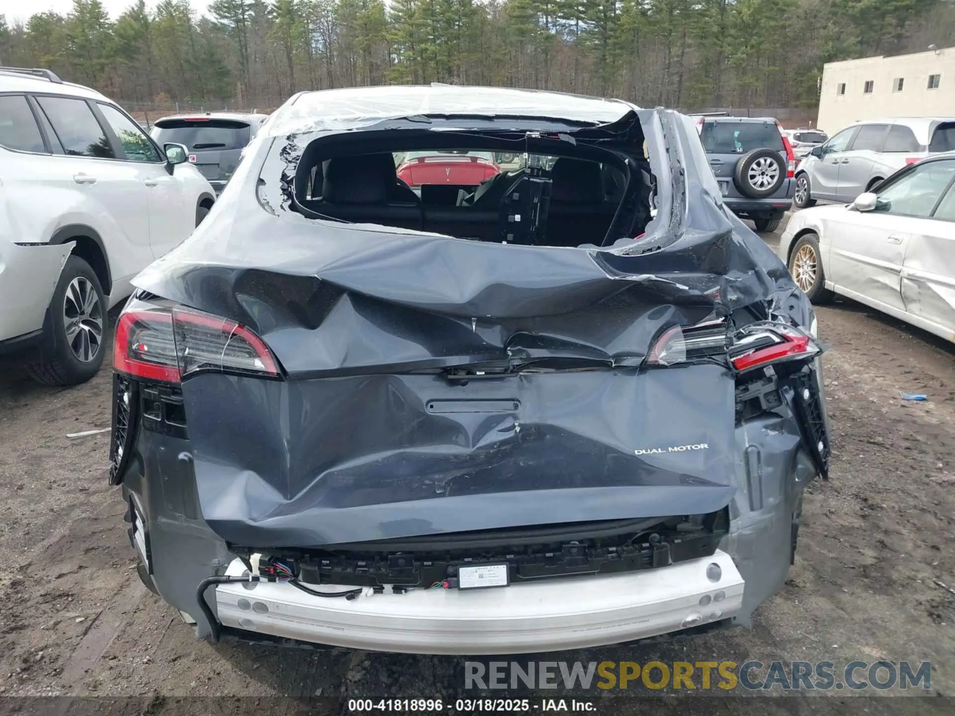 17 Photograph of a damaged car 7SAYGAEE7PF963324 TESLA MODEL Y 2023
