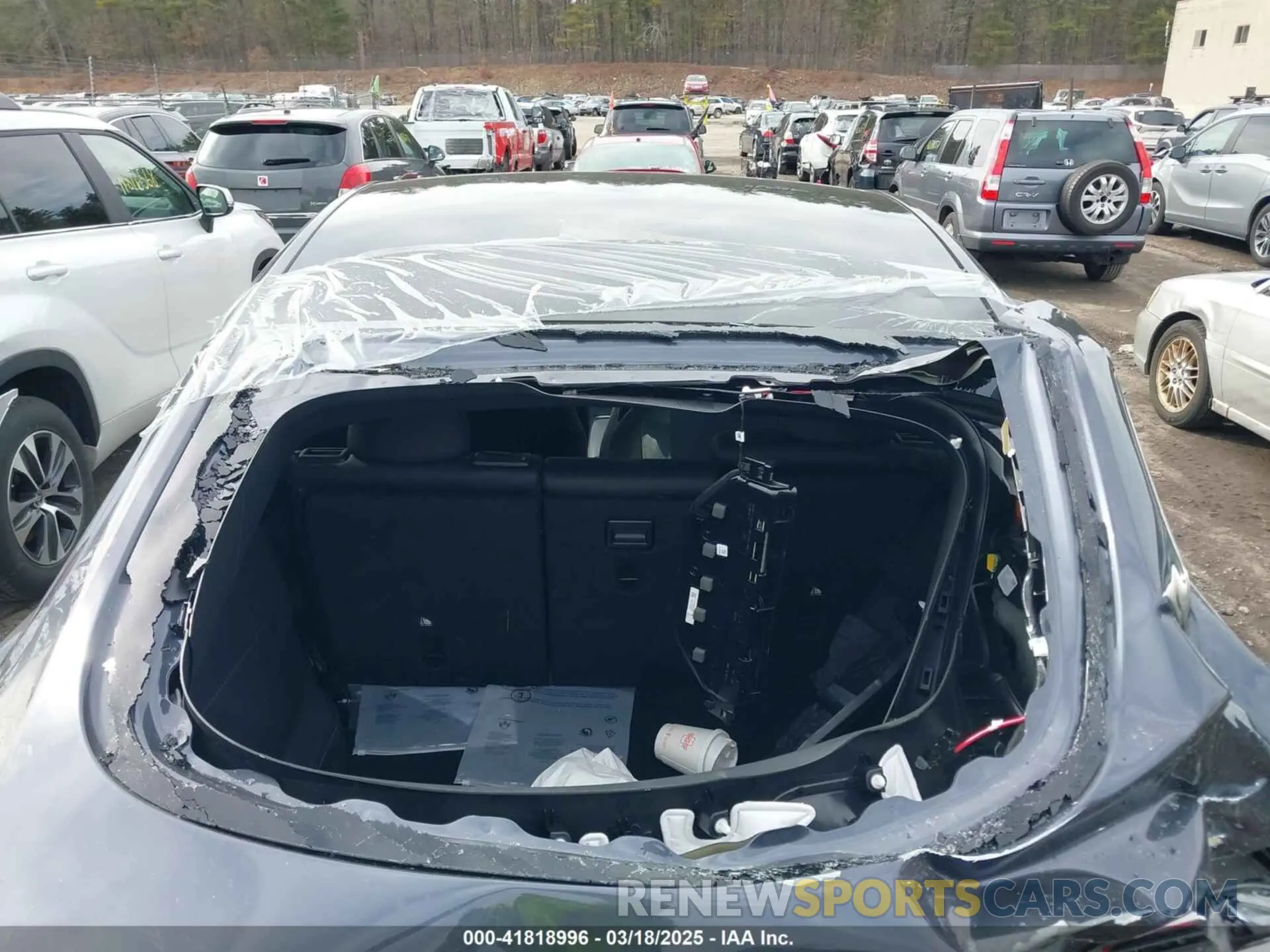 21 Photograph of a damaged car 7SAYGAEE7PF963324 TESLA MODEL Y 2023