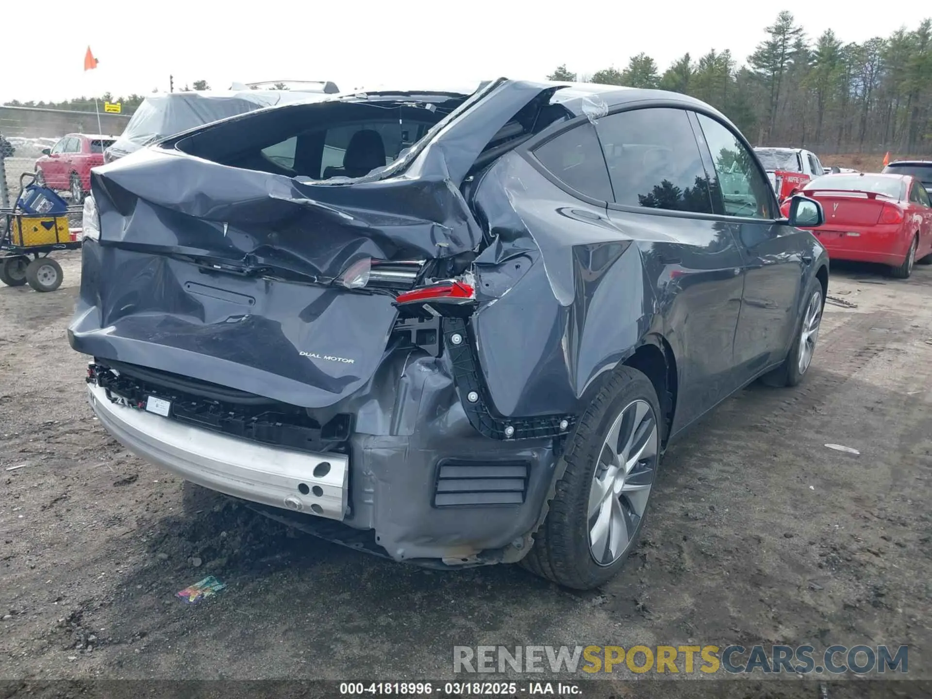 4 Photograph of a damaged car 7SAYGAEE7PF963324 TESLA MODEL Y 2023