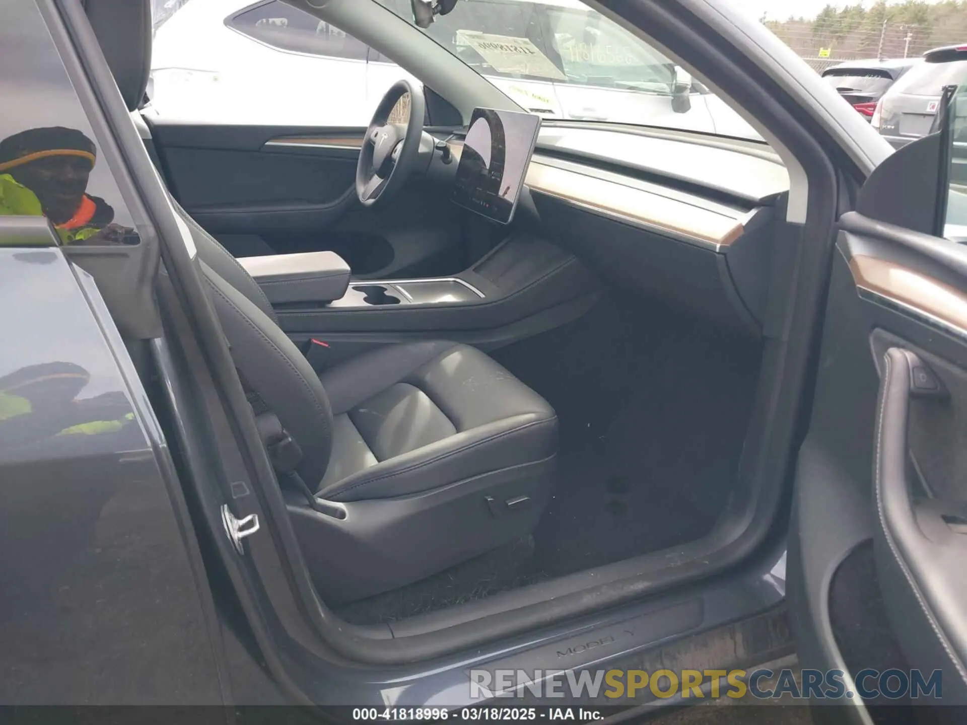 5 Photograph of a damaged car 7SAYGAEE7PF963324 TESLA MODEL Y 2023