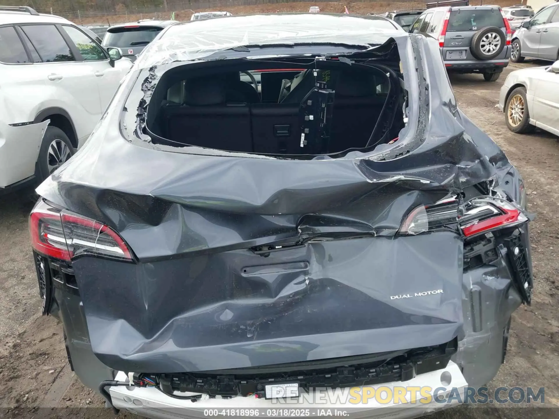 6 Photograph of a damaged car 7SAYGAEE7PF963324 TESLA MODEL Y 2023