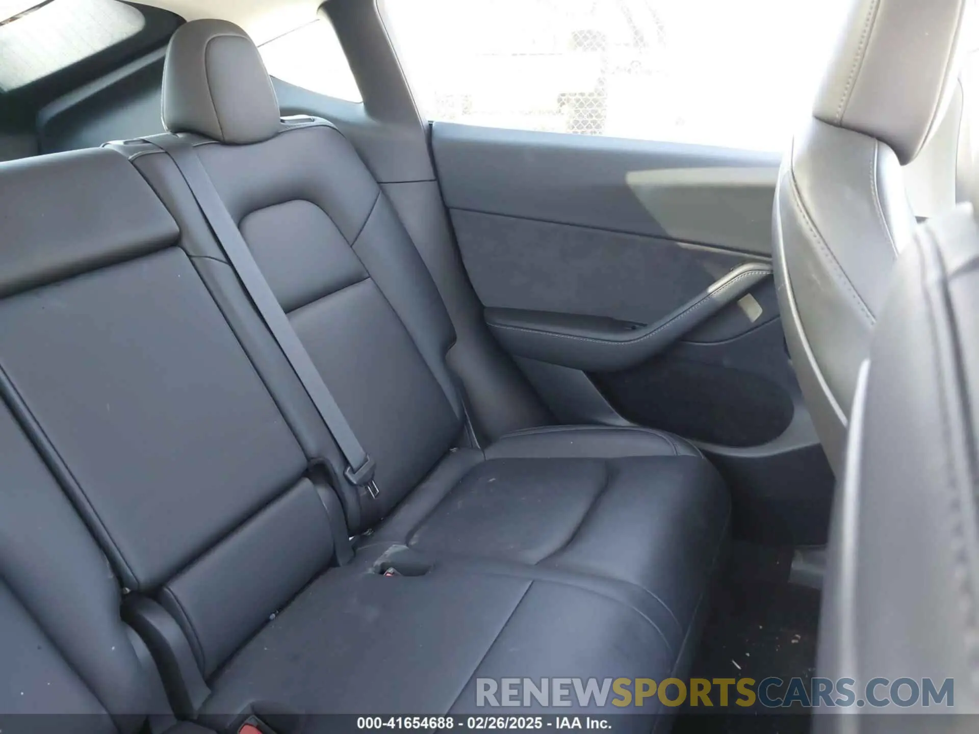 8 Photograph of a damaged car 7SAYGAEE7PF971620 TESLA MODEL Y 2023