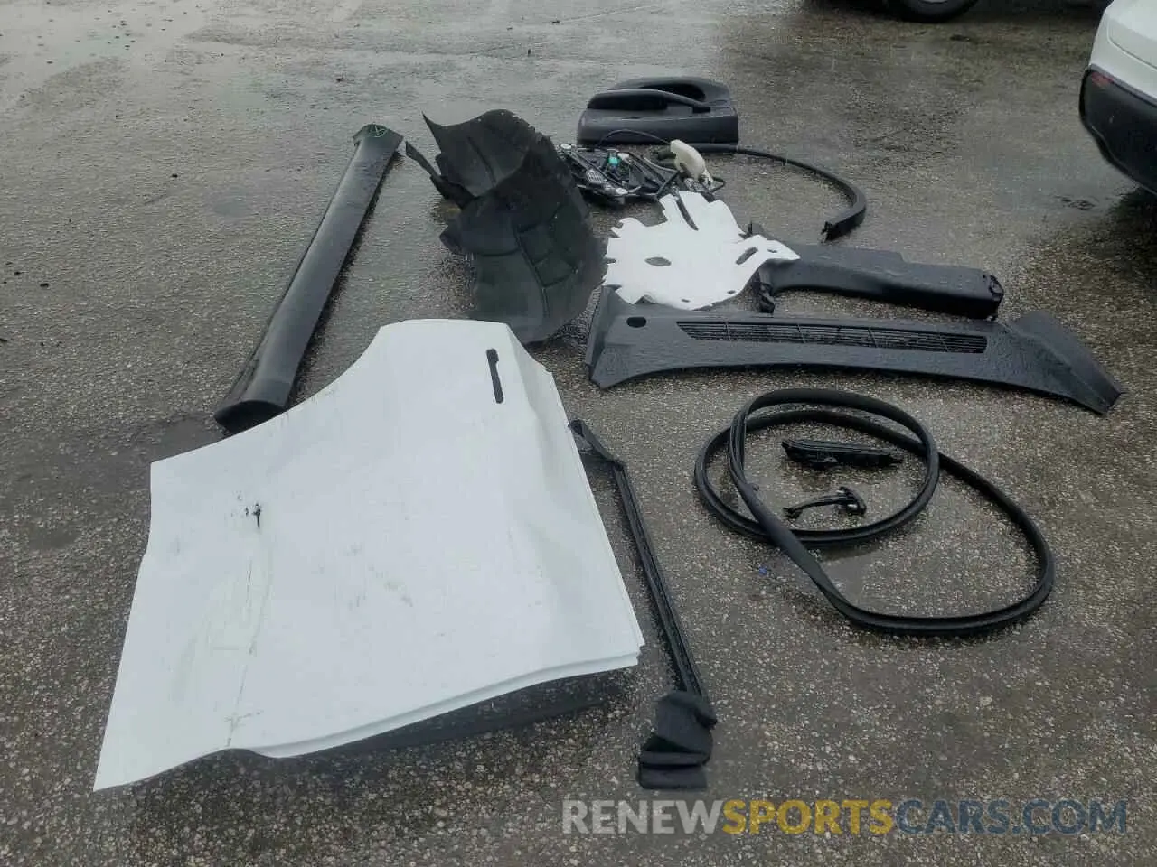 13 Photograph of a damaged car 7SAYGAEE8PF599740 TESLA MODEL Y 2023