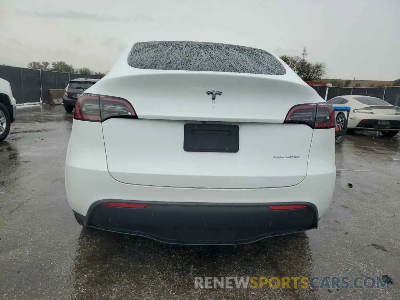 6 Photograph of a damaged car 7SAYGAEE8PF599740 TESLA MODEL Y 2023