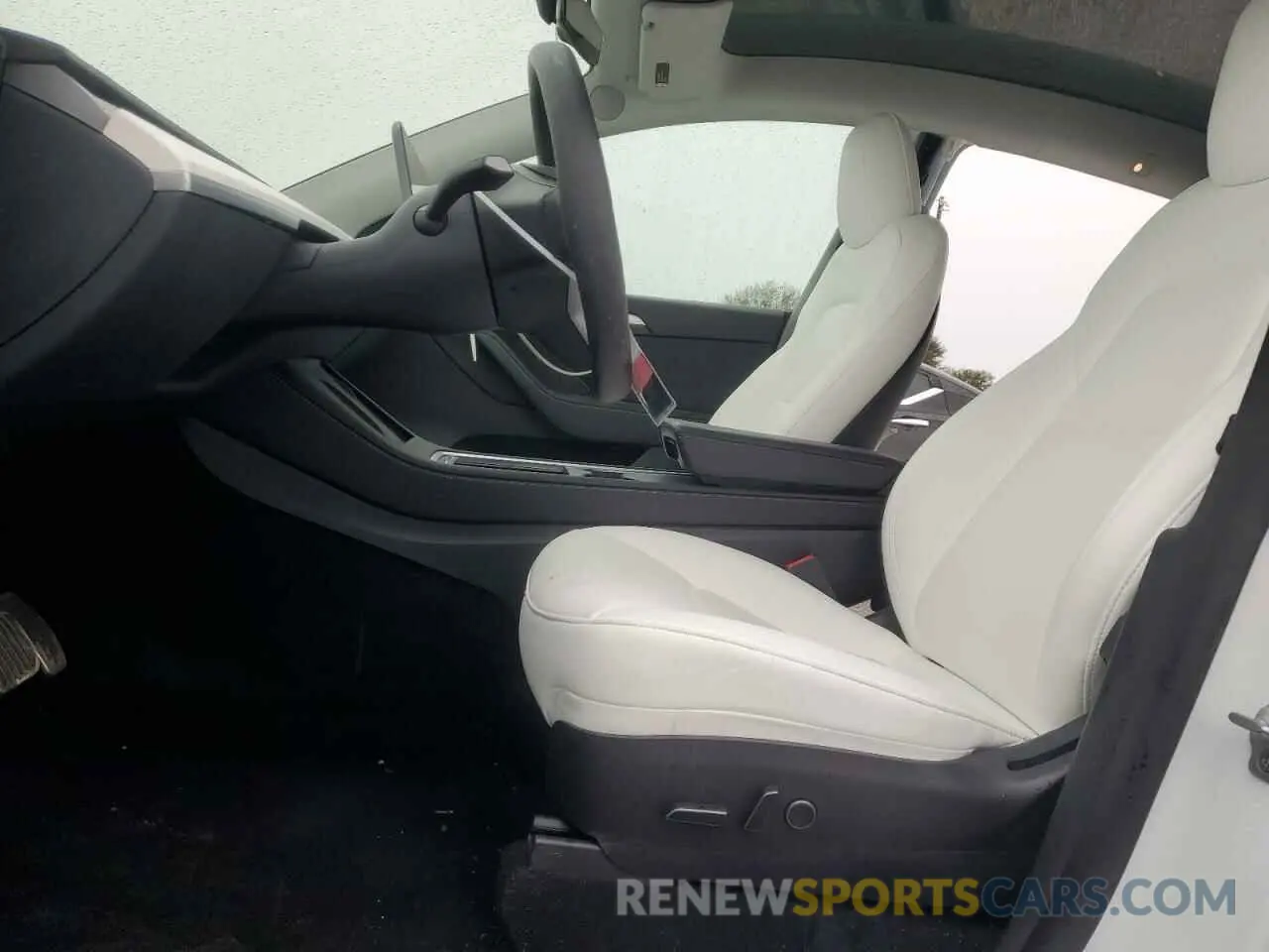 7 Photograph of a damaged car 7SAYGAEE8PF599740 TESLA MODEL Y 2023