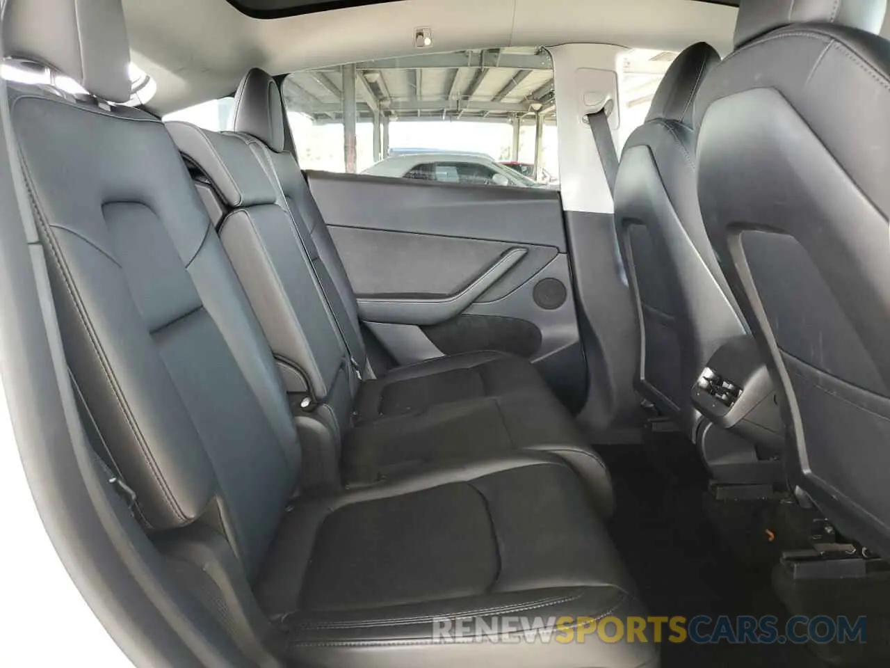 11 Photograph of a damaged car 7SAYGAEE8PF622093 TESLA MODEL Y 2023
