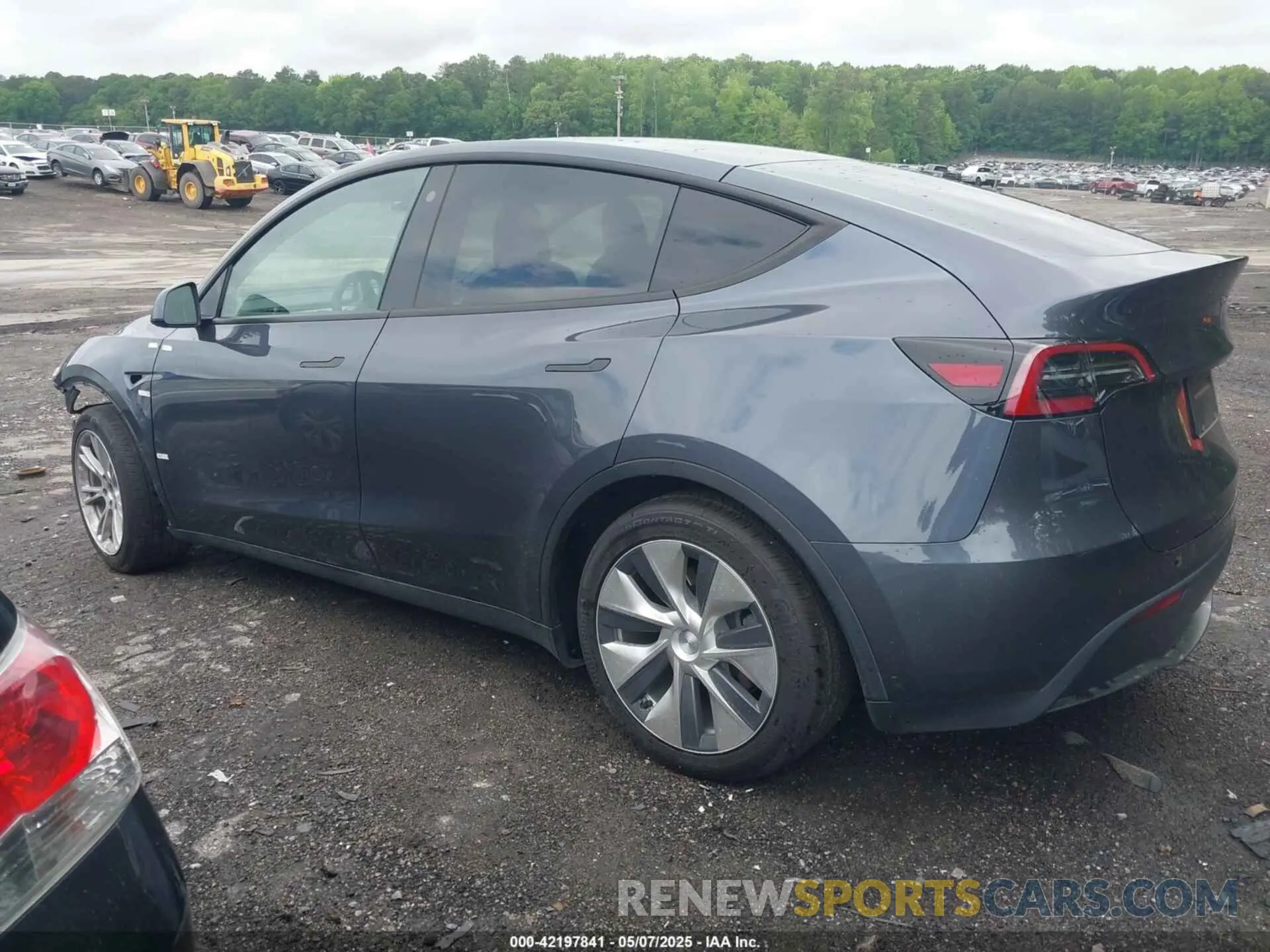 13 Photograph of a damaged car 7SAYGAEE8PF622191 TESLA MODEL Y 2023
