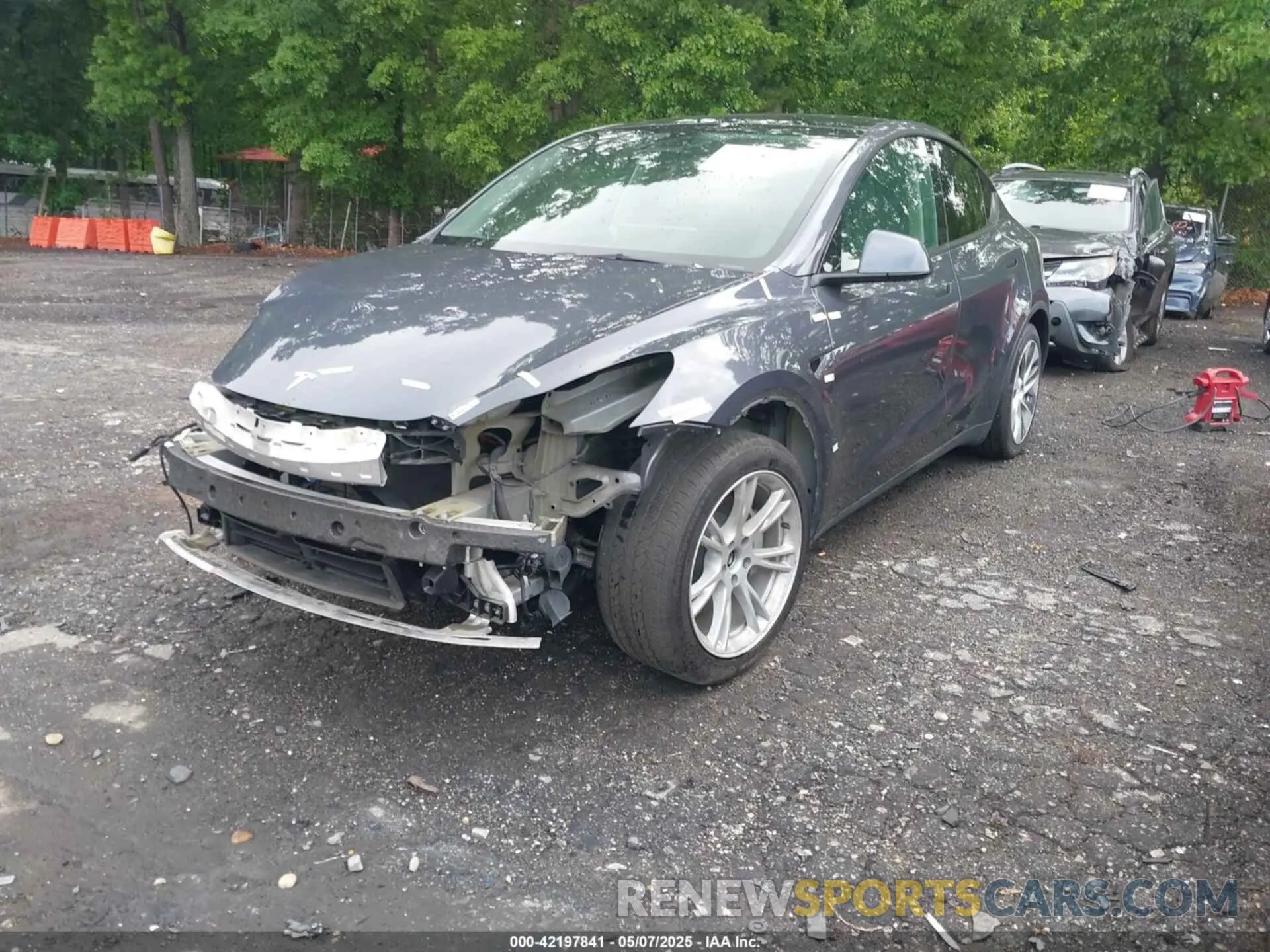 2 Photograph of a damaged car 7SAYGAEE8PF622191 TESLA MODEL Y 2023