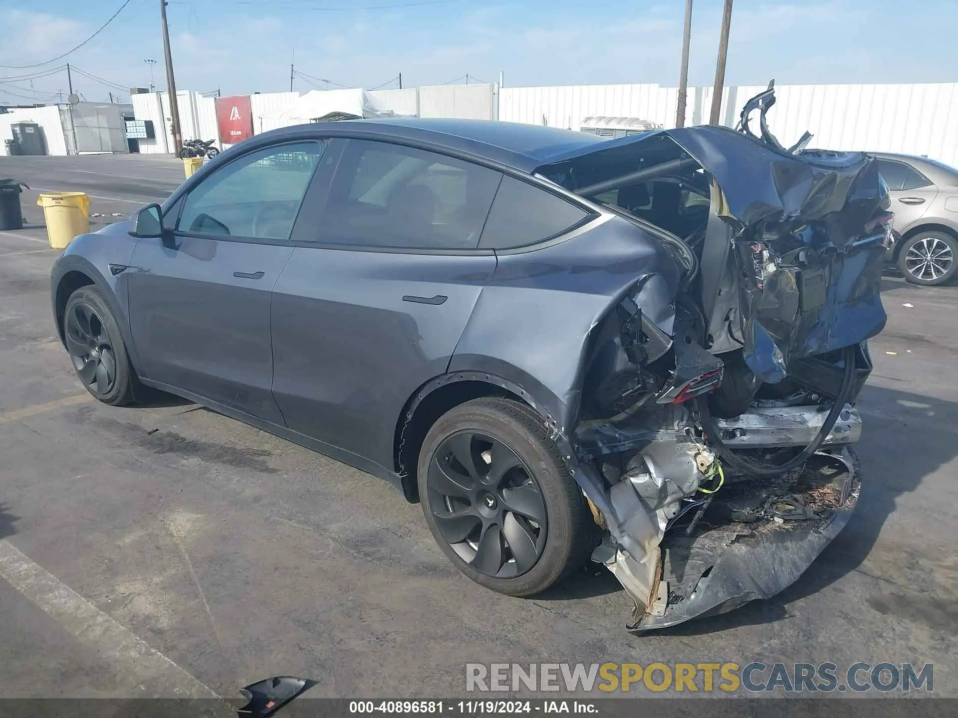 3 Photograph of a damaged car 7SAYGAEE8PF623860 TESLA MODEL Y 2023