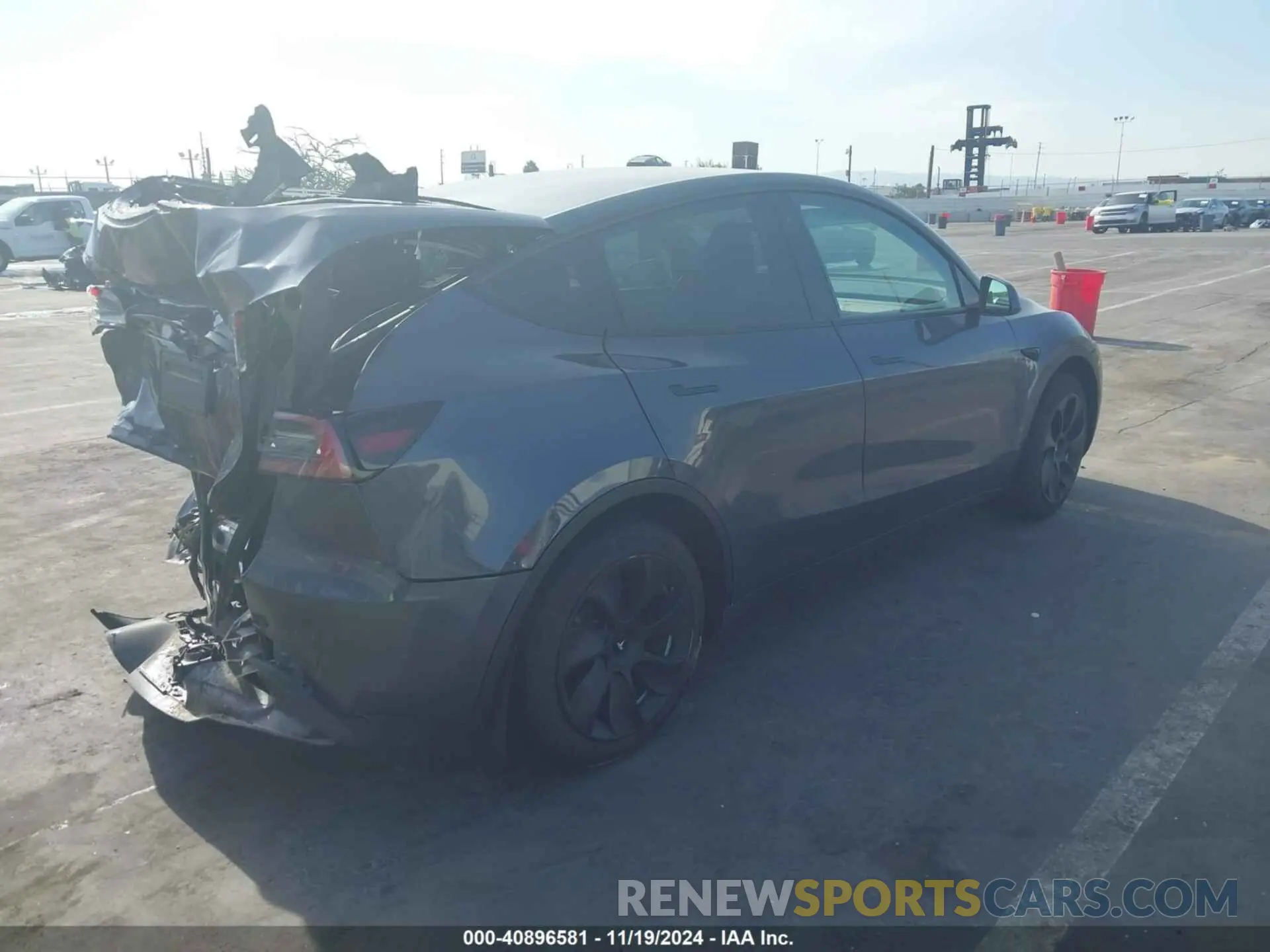 4 Photograph of a damaged car 7SAYGAEE8PF623860 TESLA MODEL Y 2023