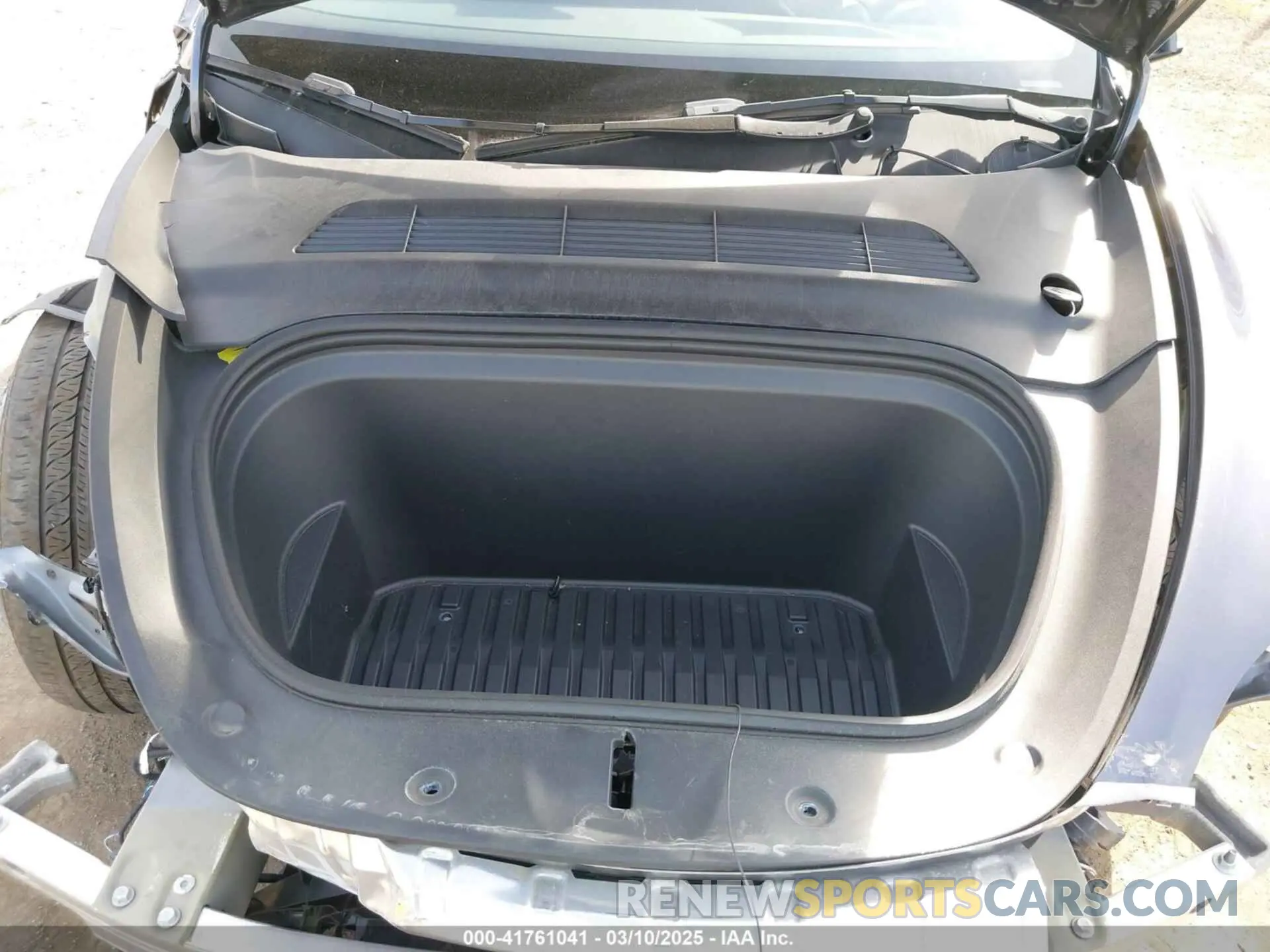 10 Photograph of a damaged car 7SAYGAEE8PF634728 TESLA MODEL Y 2023