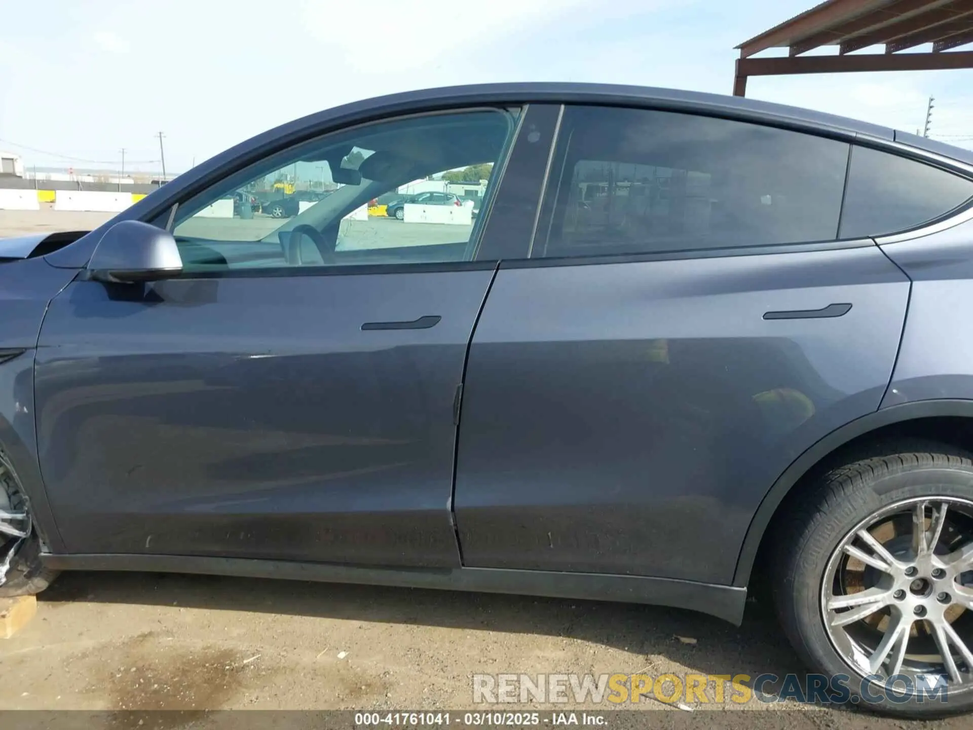 14 Photograph of a damaged car 7SAYGAEE8PF634728 TESLA MODEL Y 2023