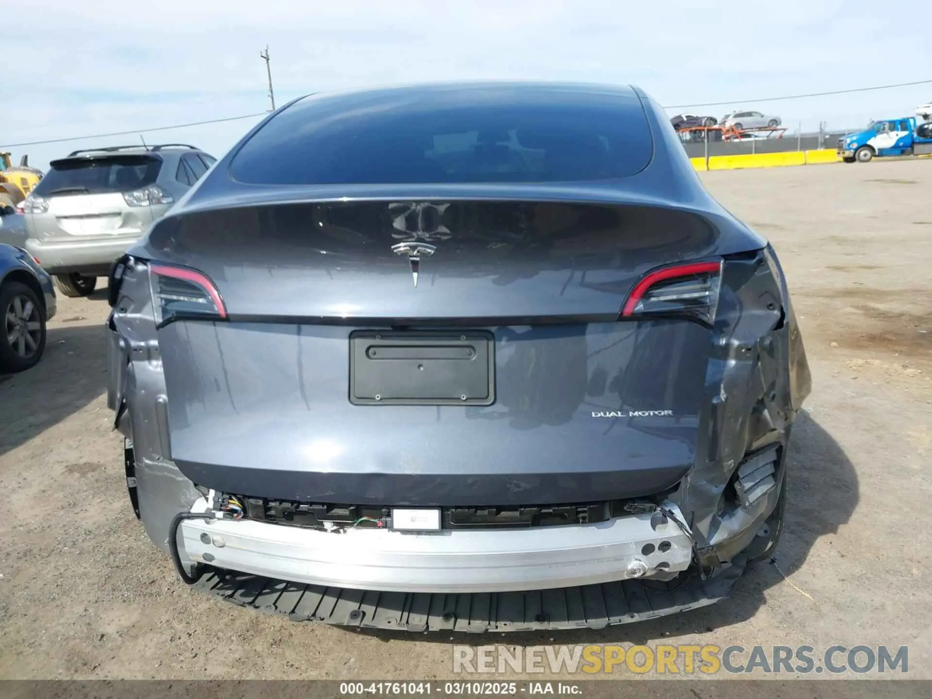 16 Photograph of a damaged car 7SAYGAEE8PF634728 TESLA MODEL Y 2023