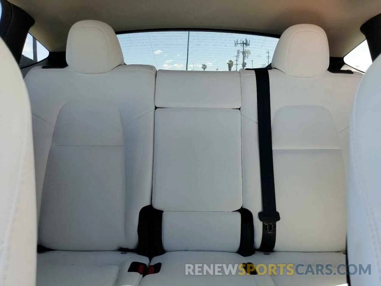 10 Photograph of a damaged car 7SAYGAEE8PF645129 TESLA MODEL Y 2023