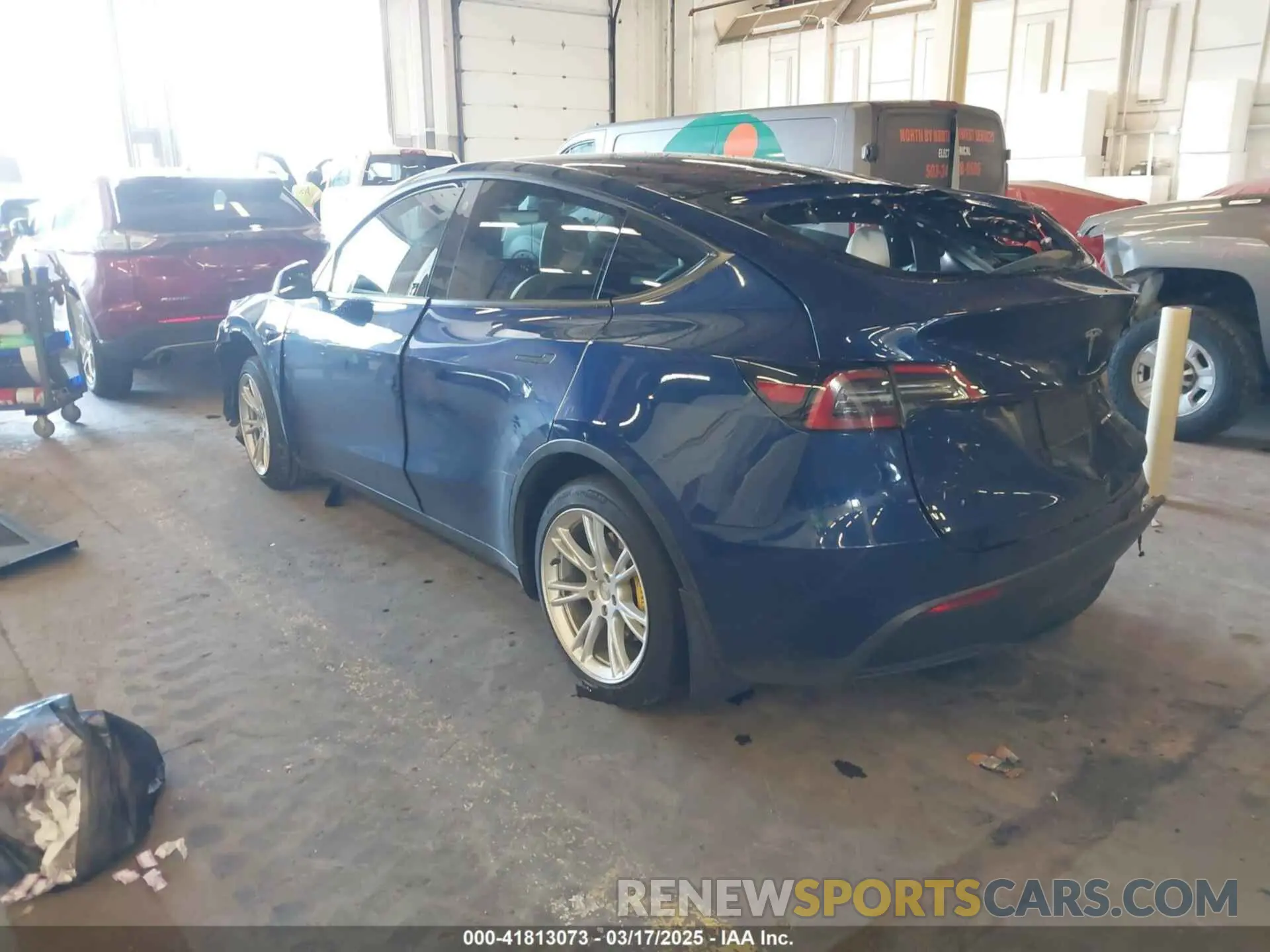 3 Photograph of a damaged car 7SAYGAEE8PF661220 TESLA MODEL Y 2023