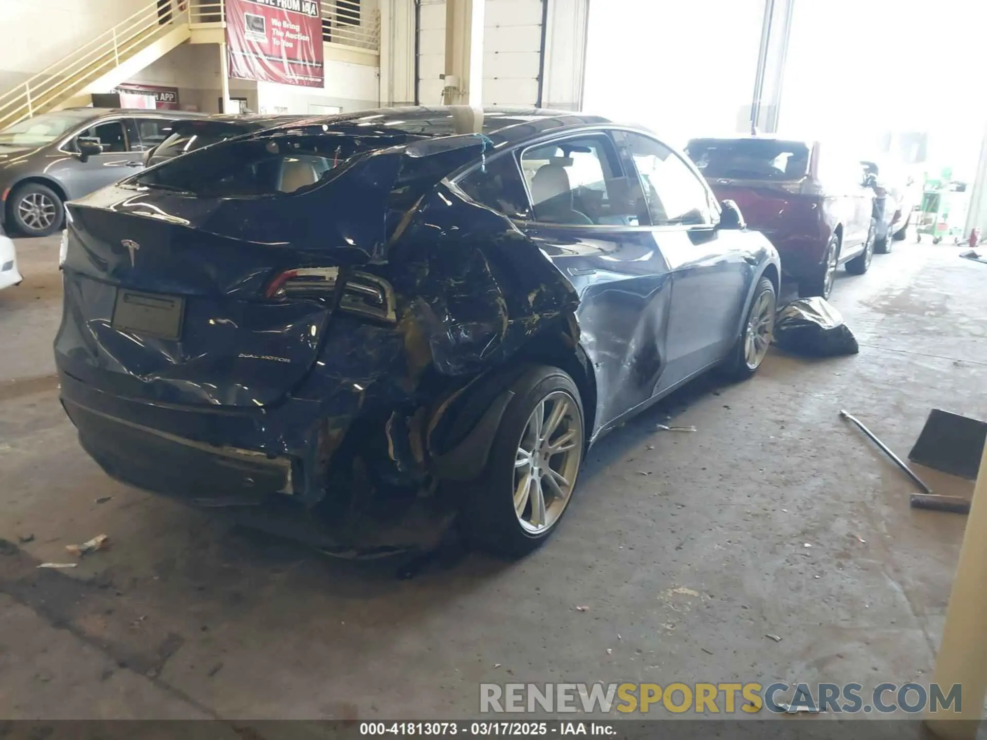 4 Photograph of a damaged car 7SAYGAEE8PF661220 TESLA MODEL Y 2023
