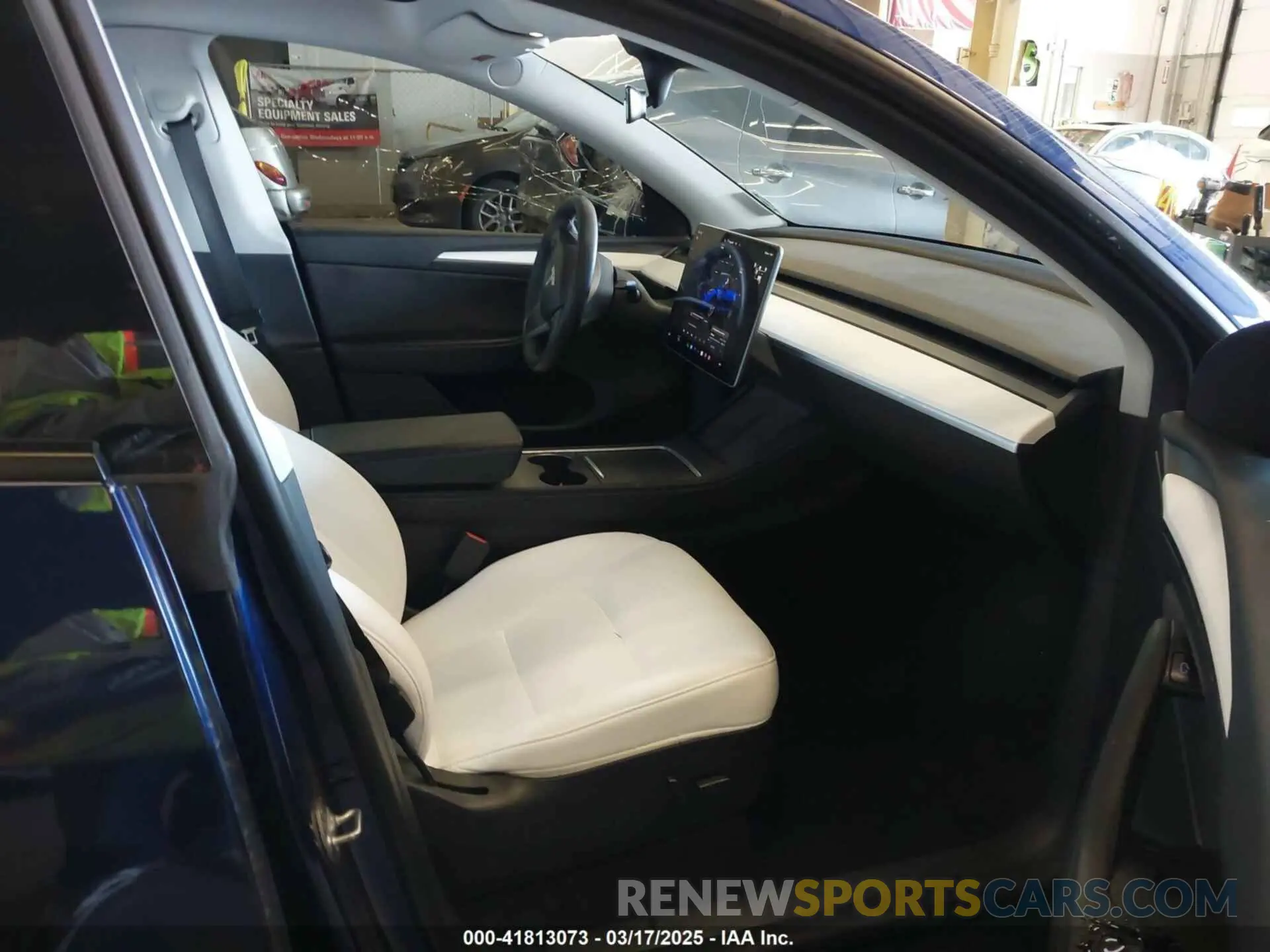 5 Photograph of a damaged car 7SAYGAEE8PF661220 TESLA MODEL Y 2023