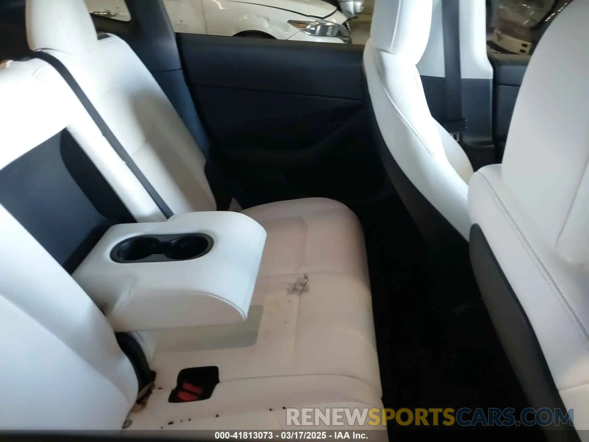 8 Photograph of a damaged car 7SAYGAEE8PF661220 TESLA MODEL Y 2023